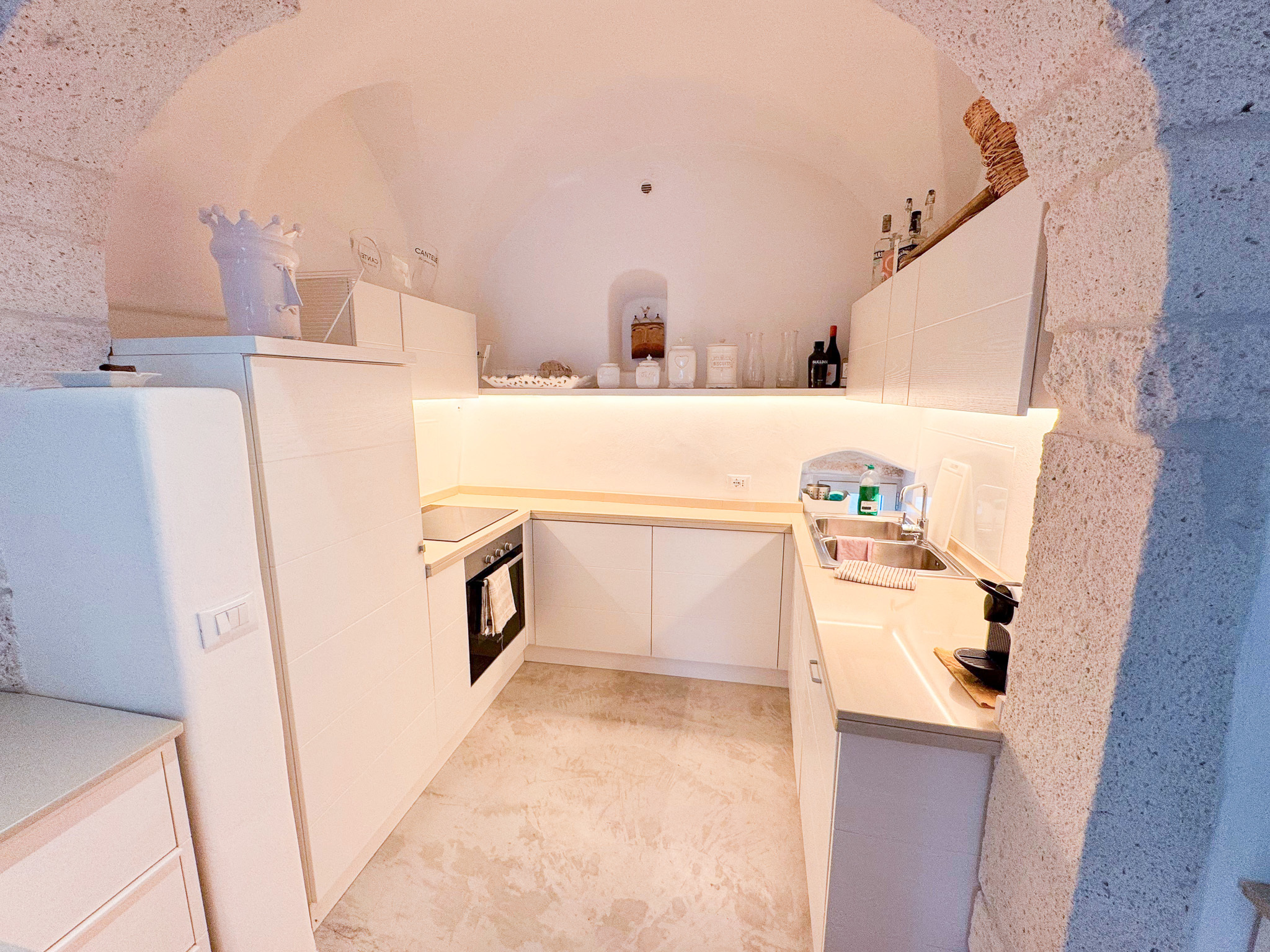 Casa indipendente con terrazzi in via leonardo clemente, Ostuni