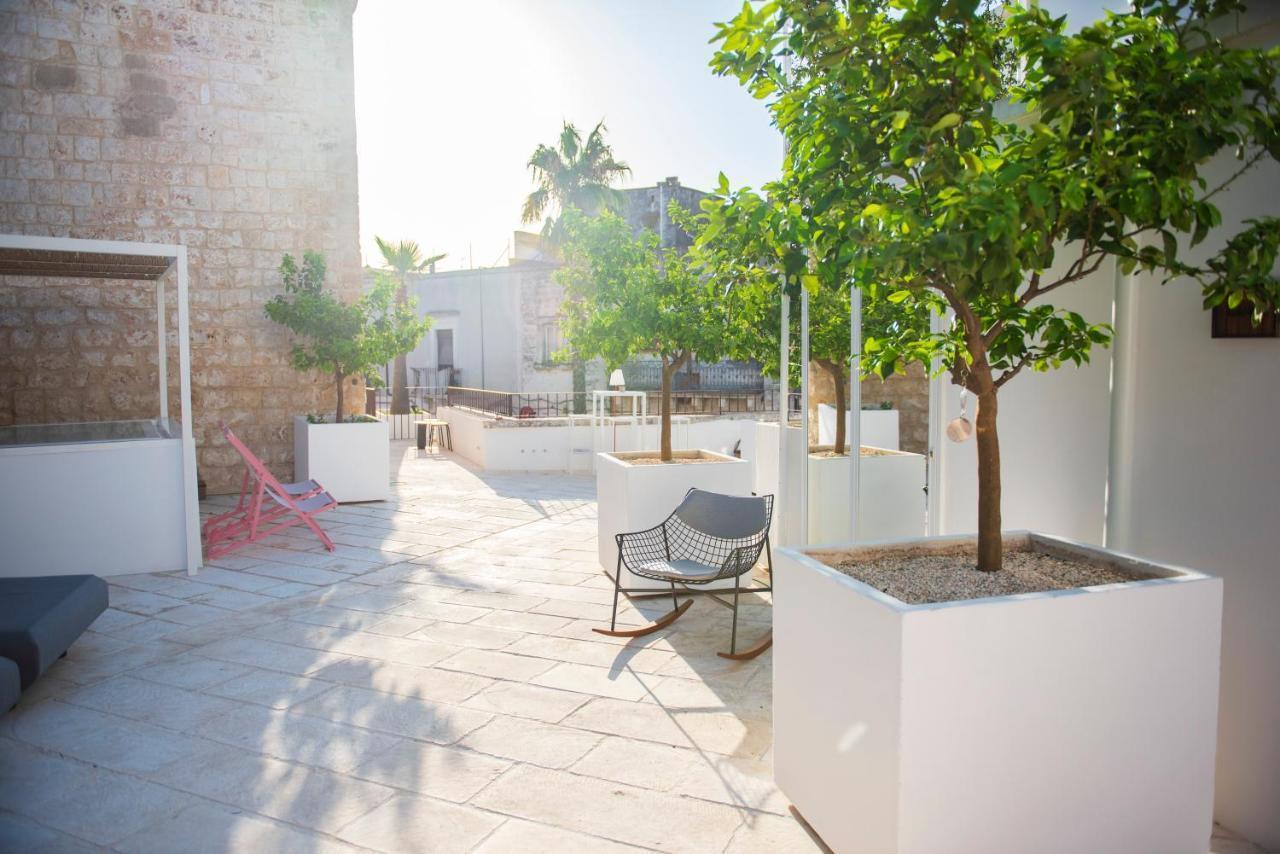 Stabile/Palazzo con terrazzo in piazza 'nzegna, Carovigno