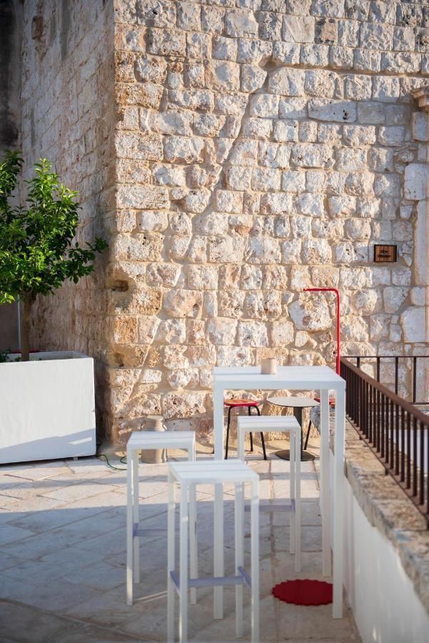 Stabile/Palazzo con terrazzo in piazza 'nzegna, Carovigno