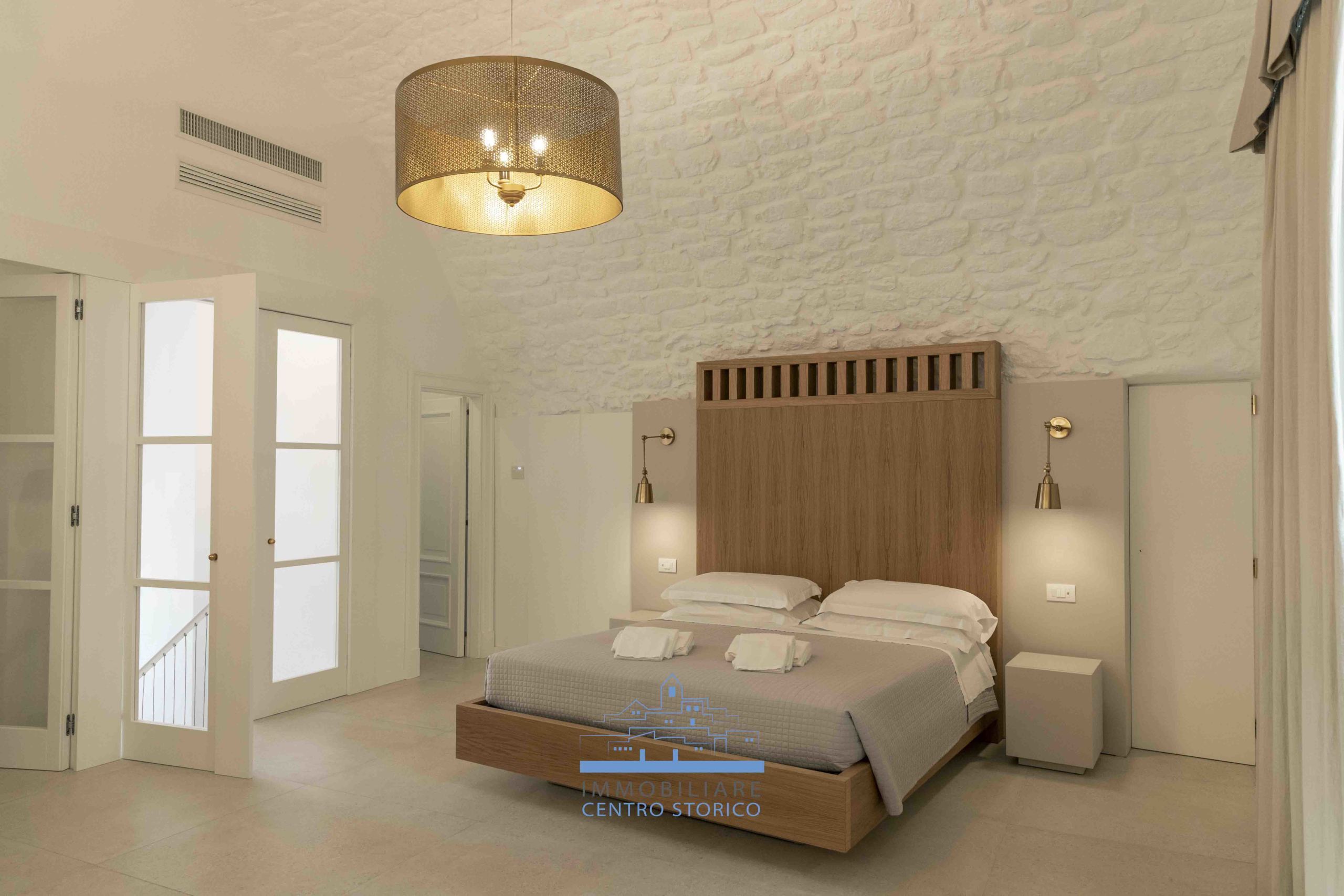 Stabile/Palazzo con terrazzo in via luca mindelli, Ostuni