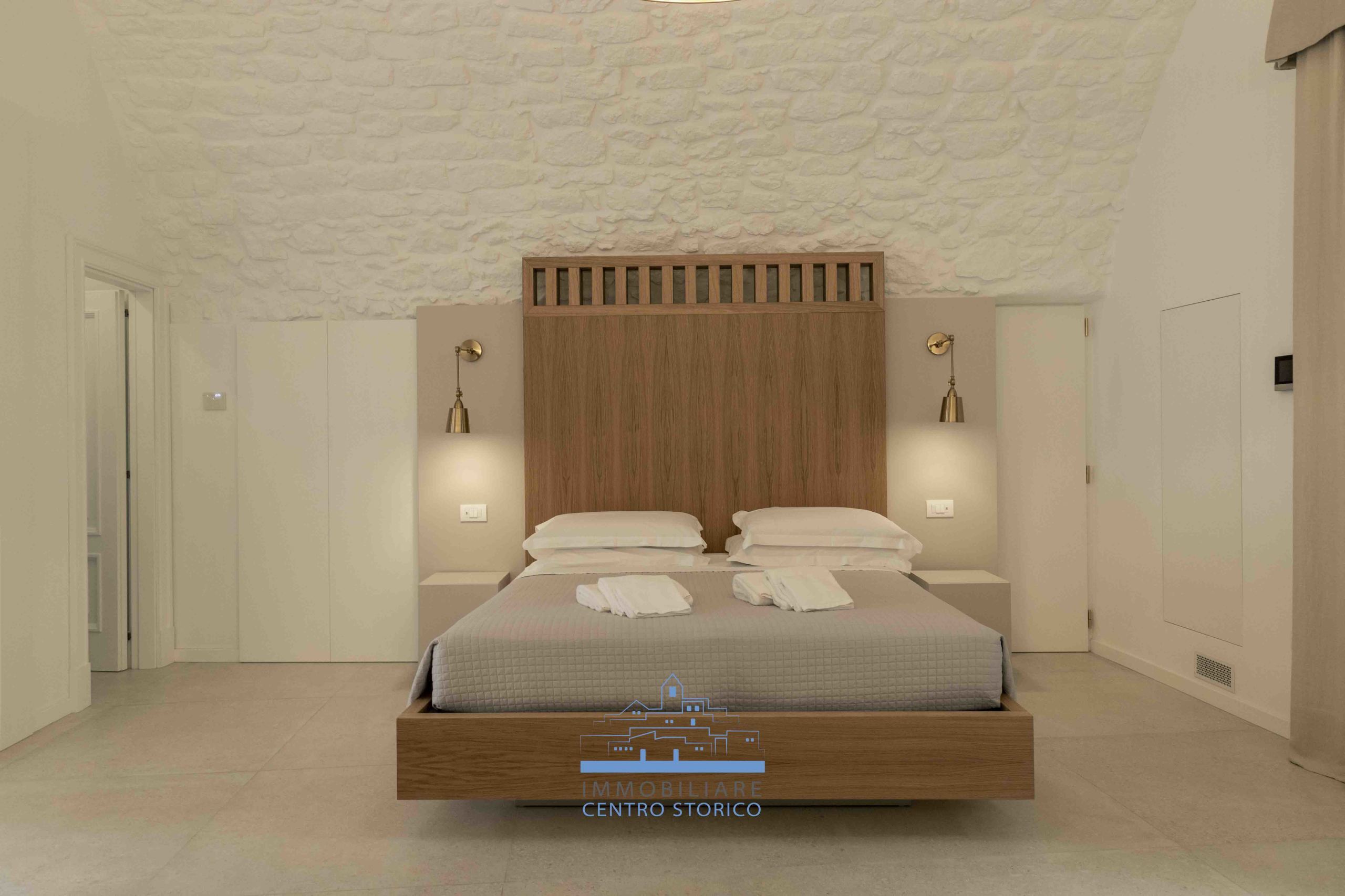 Stabile/Palazzo con terrazzo in via luca mindelli, Ostuni