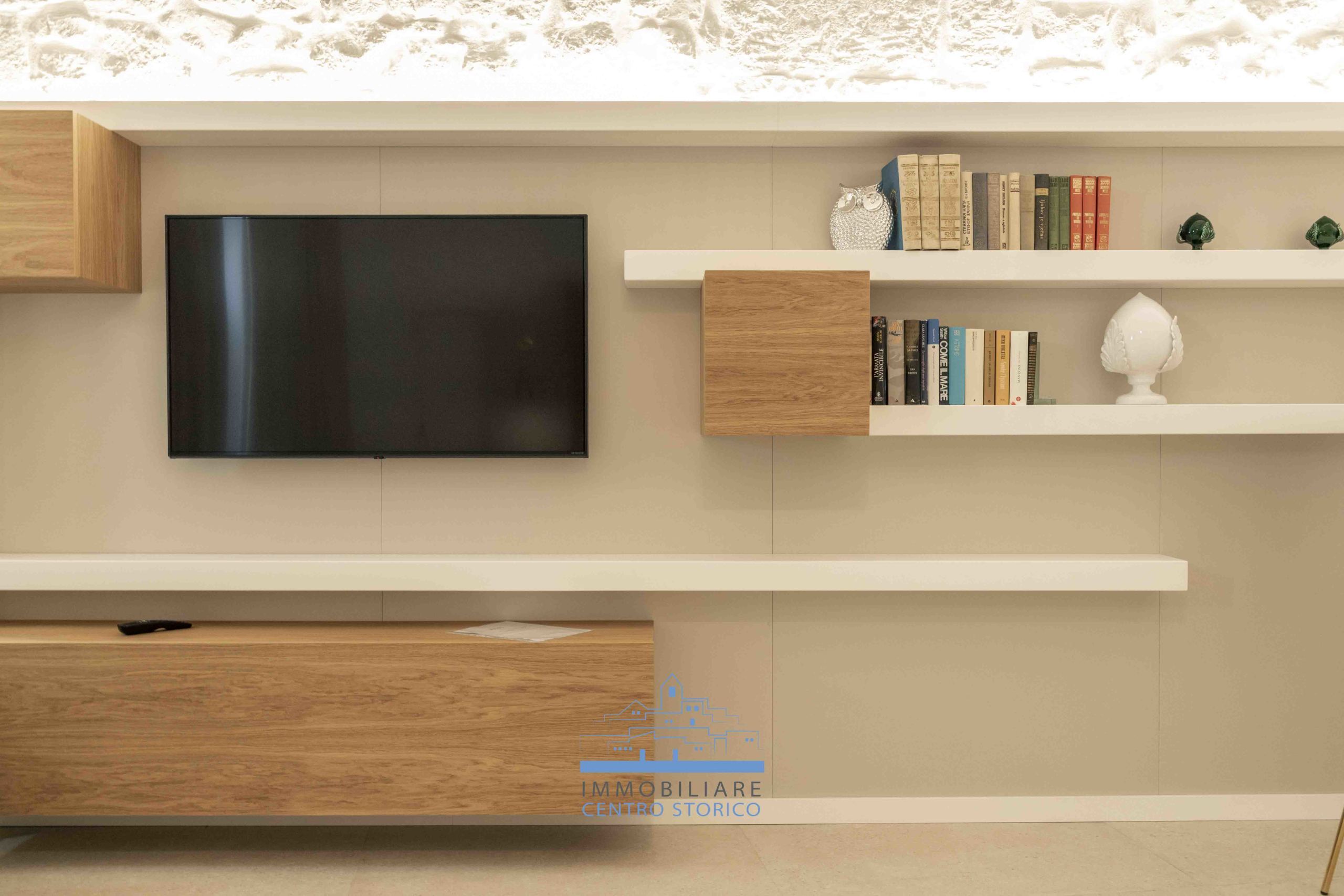 Stabile/Palazzo con terrazzo in via luca mindelli, Ostuni