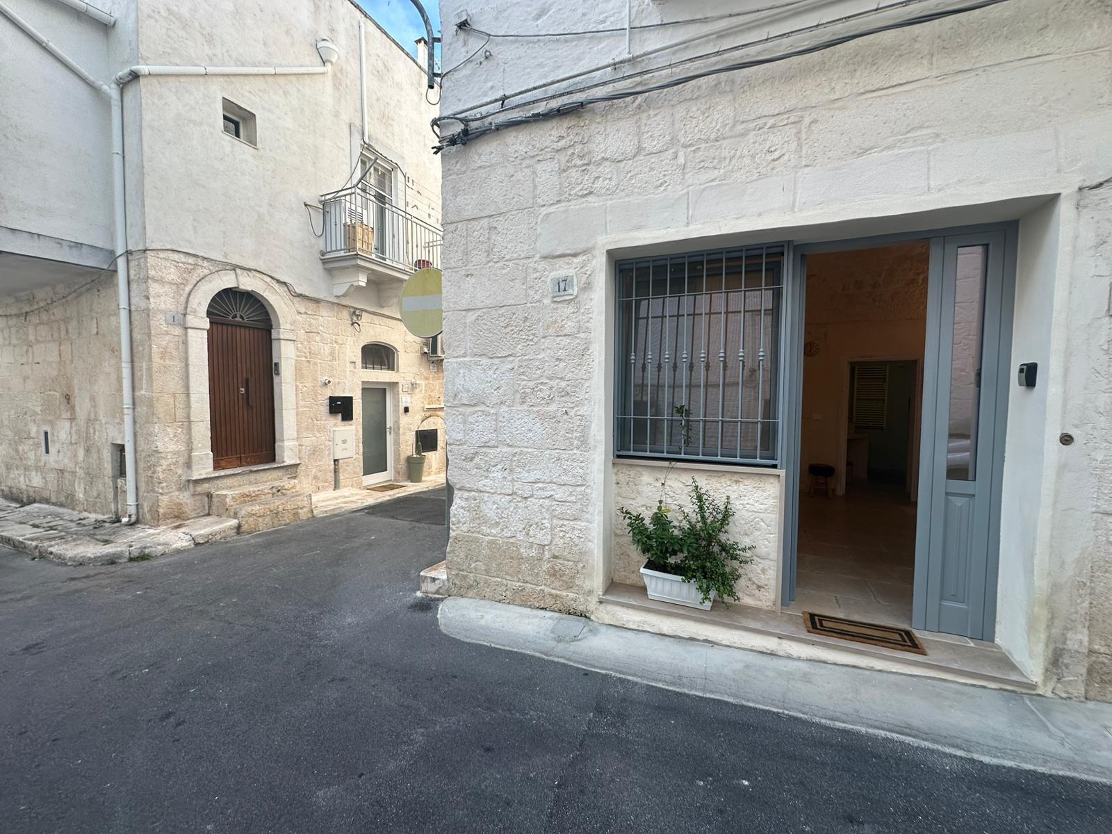 Casa indipendente ristrutturata in via carlo cattaneo, Ostuni