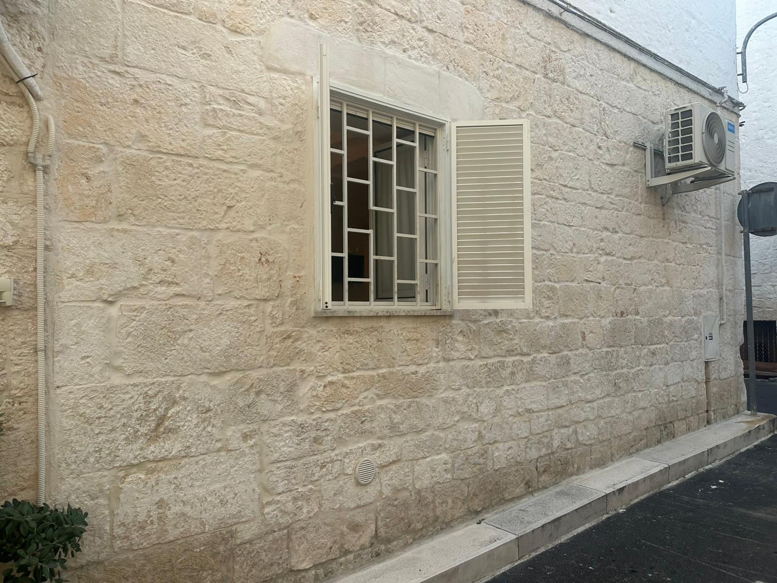 Casa indipendente ristrutturata in via carlo cattaneo, Ostuni