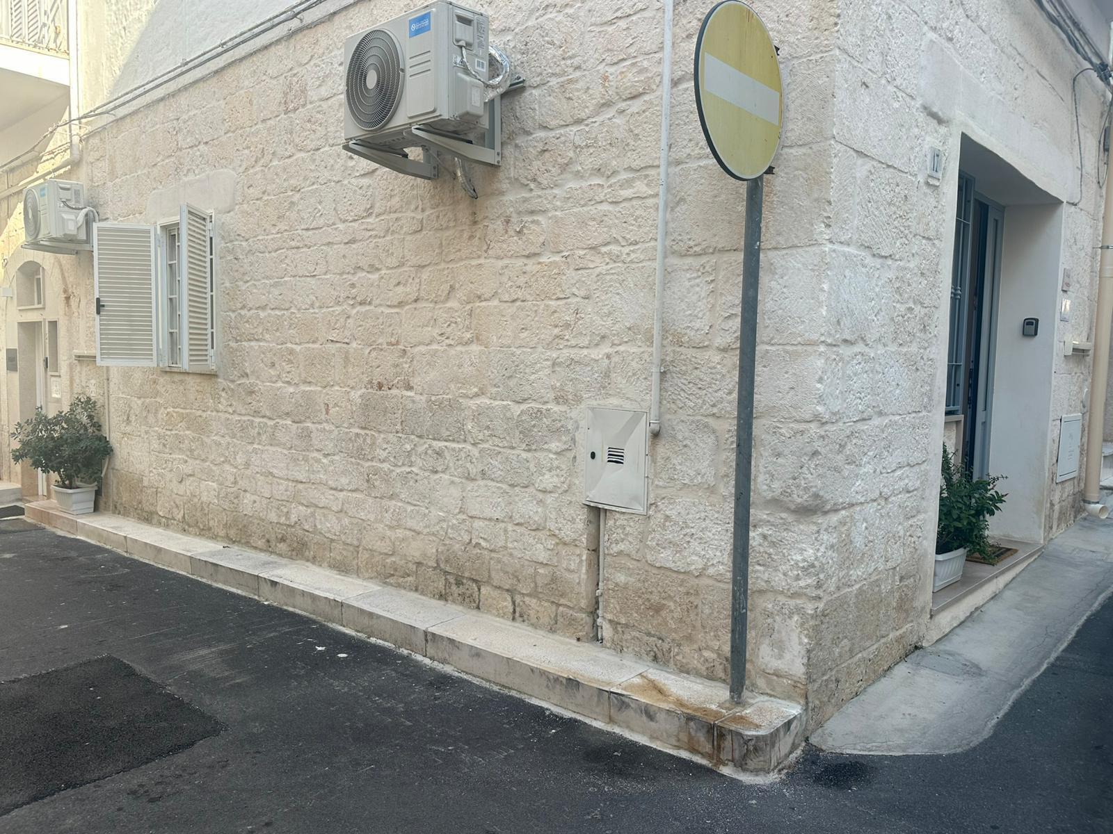 Casa indipendente ristrutturata in via carlo cattaneo, Ostuni