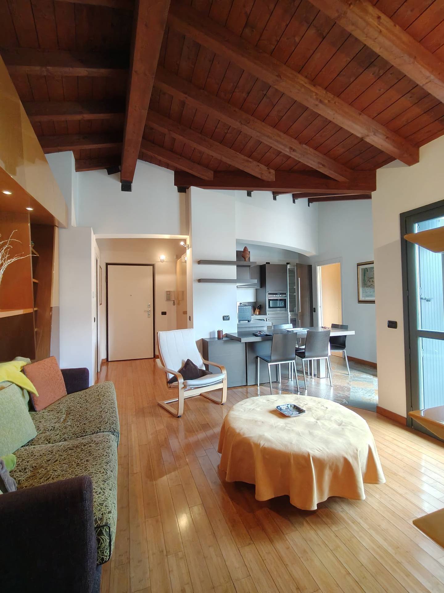 Appartamento in vendita a Gallarate, Centro