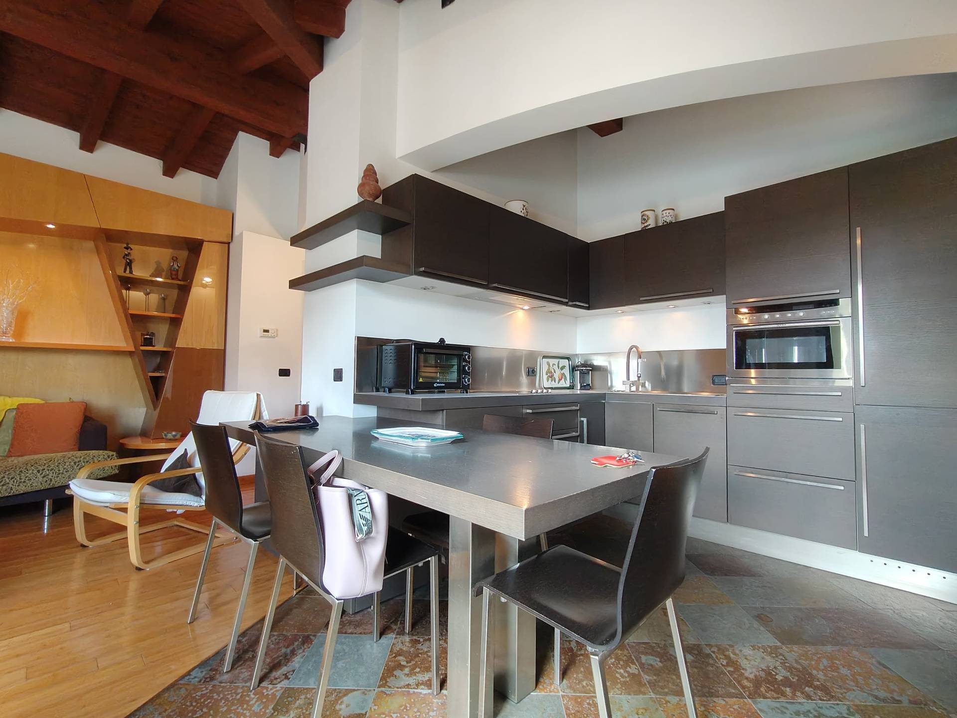 Appartamento in vendita a Gallarate, Centro