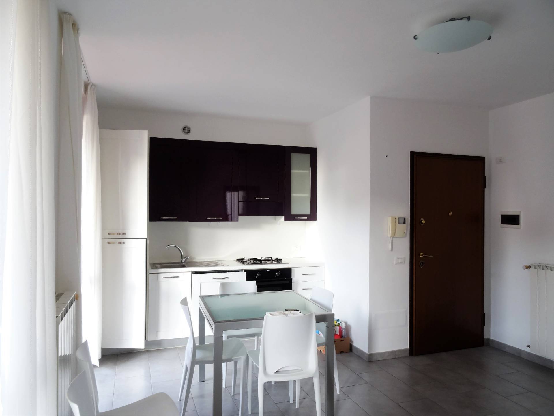 Appartamento in vendita a Samarate, Cascina Costa