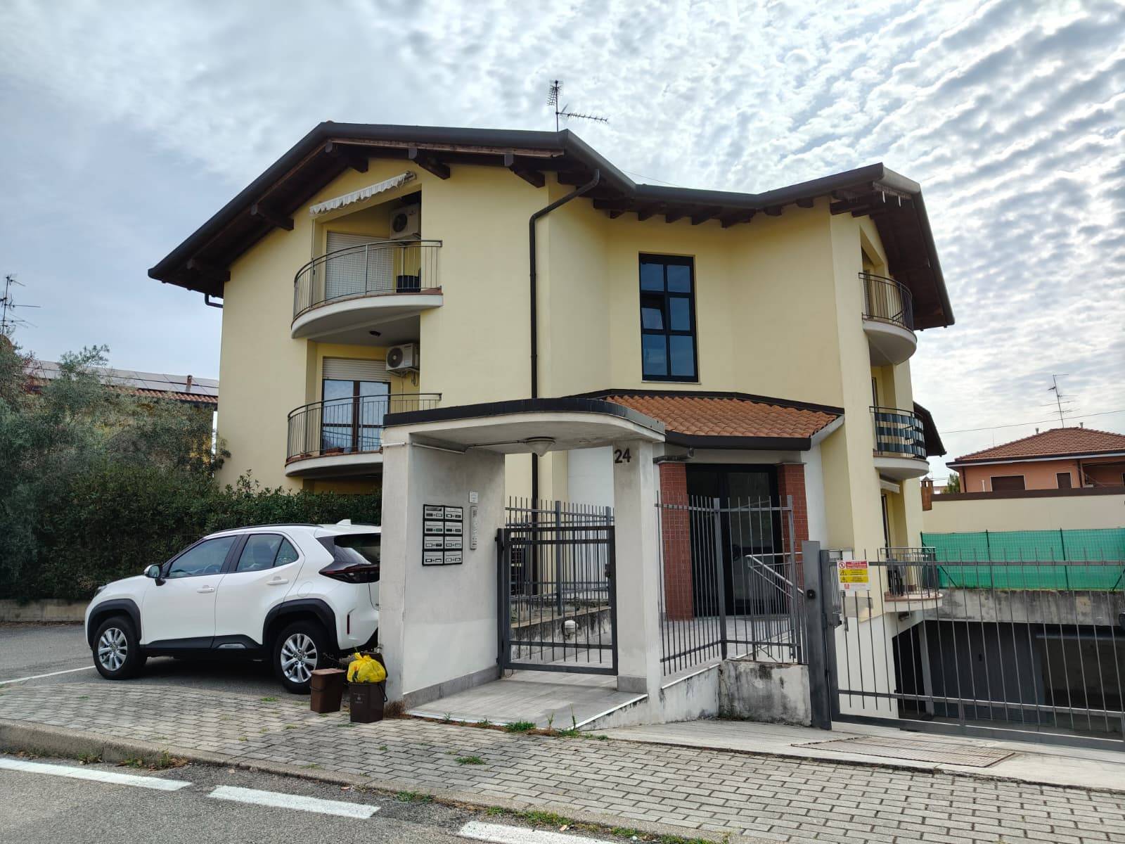 Appartamento in vendita a Cardano al Campo