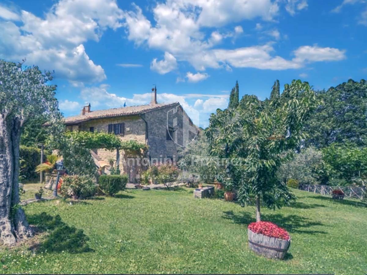 Casa indipendente con giardino a Collazzone