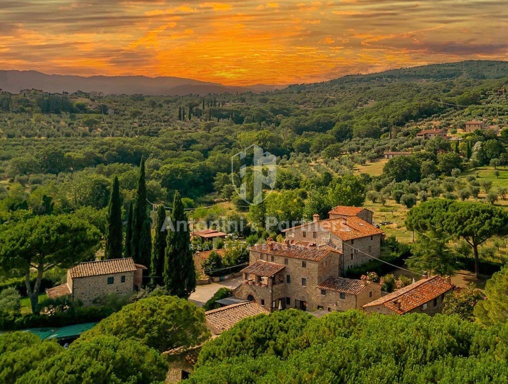 Casa indipendente con giardino a Tuoro sul Trasimeno