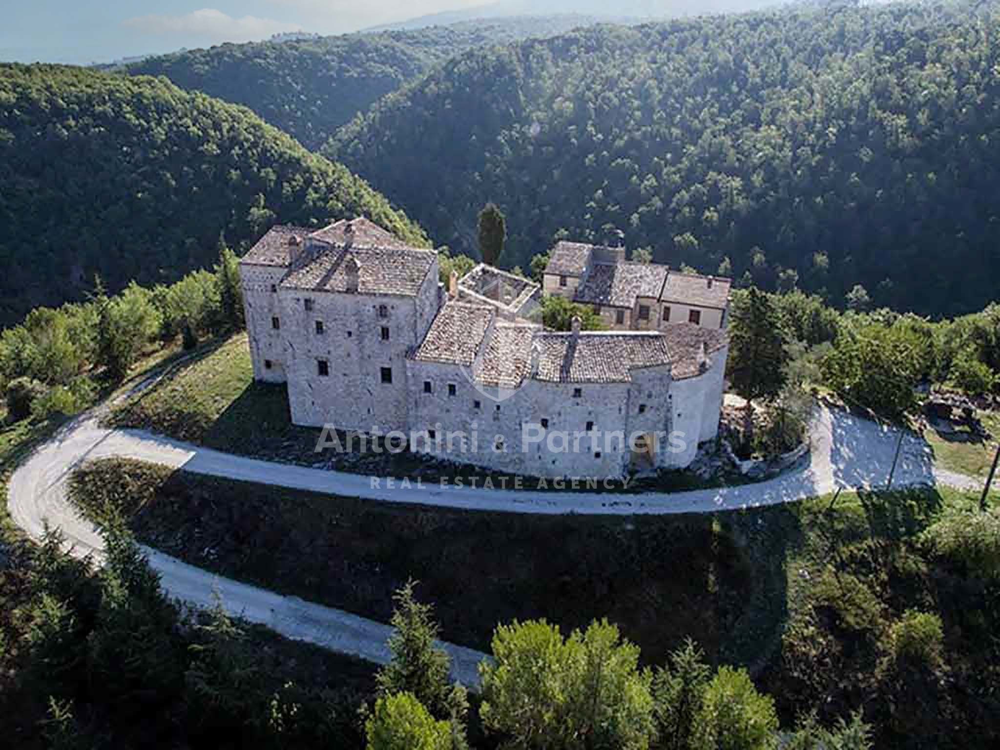 Casa indipendente con giardino a Massa Martana