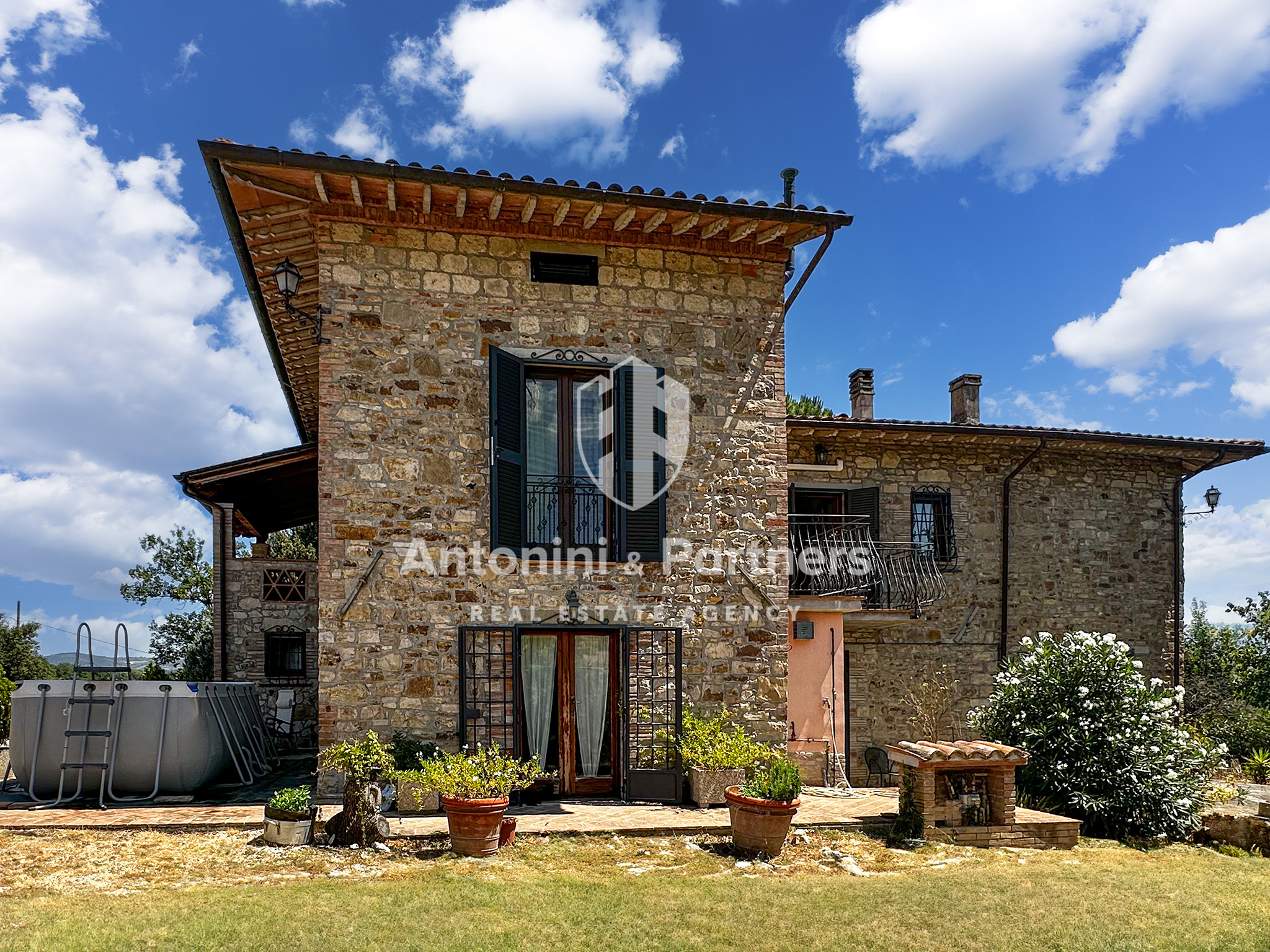 Casa indipendente con giardino in piazza del popolo, Todi