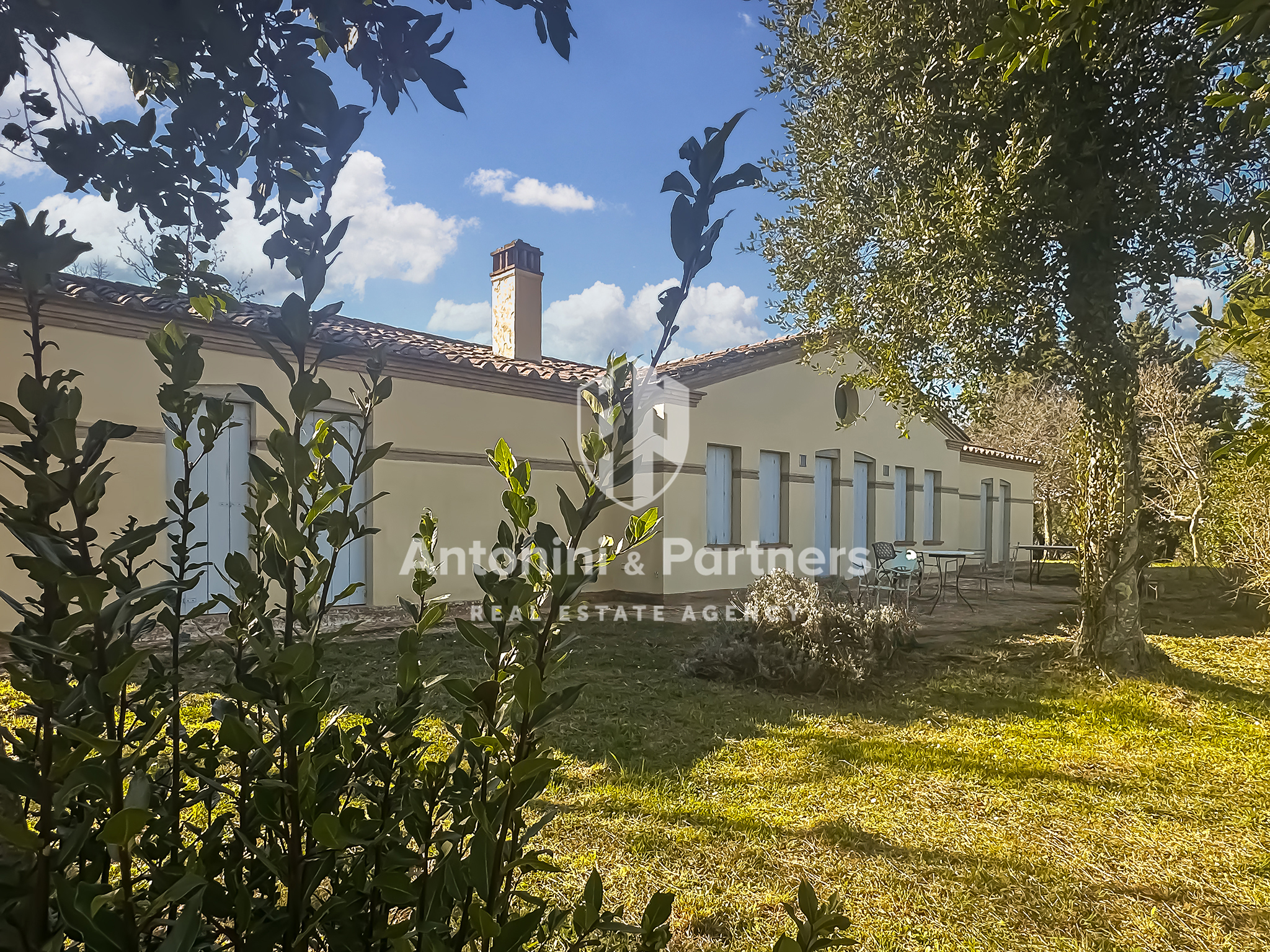 Villa con giardino in vocabolo bartolone, Avigliano Umbro