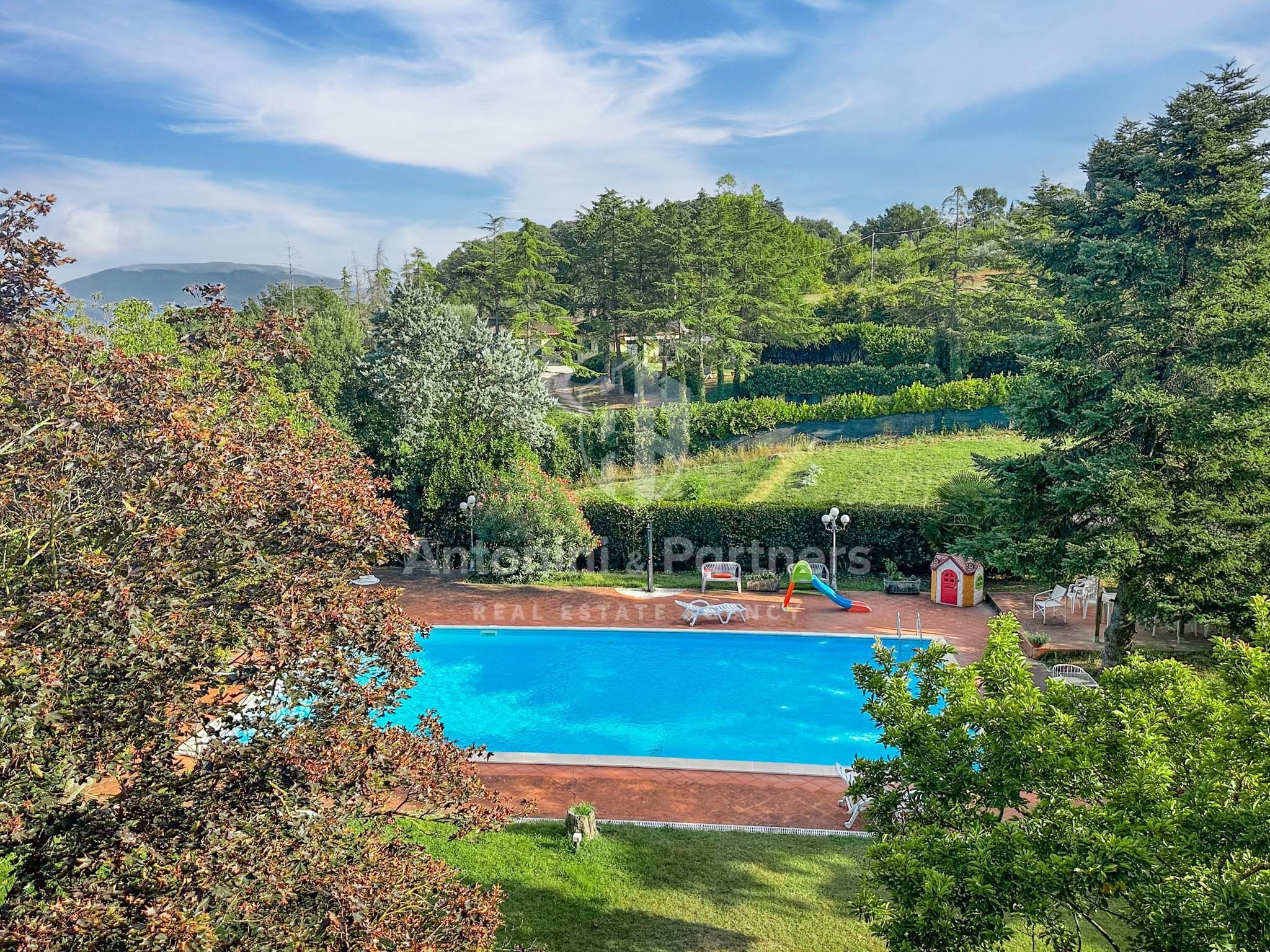 Casa indipendente con giardino a Perugia