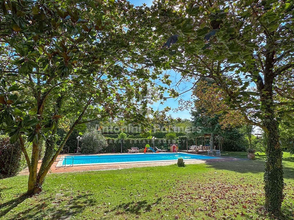 Casa indipendente con giardino a Perugia