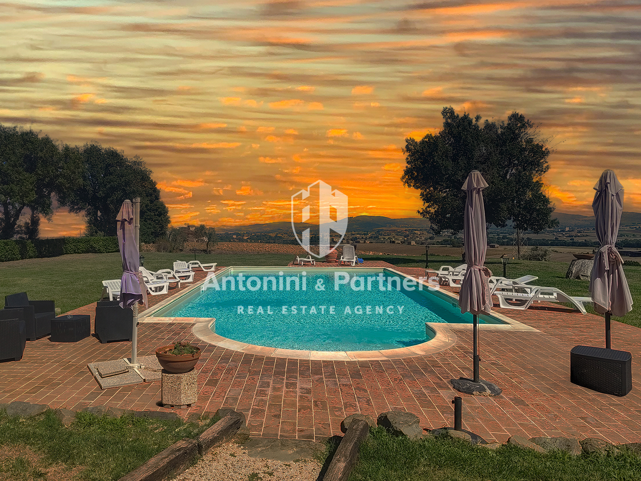 Casa indipendente con giardino in via dei partigiani, Castiglione del Lago