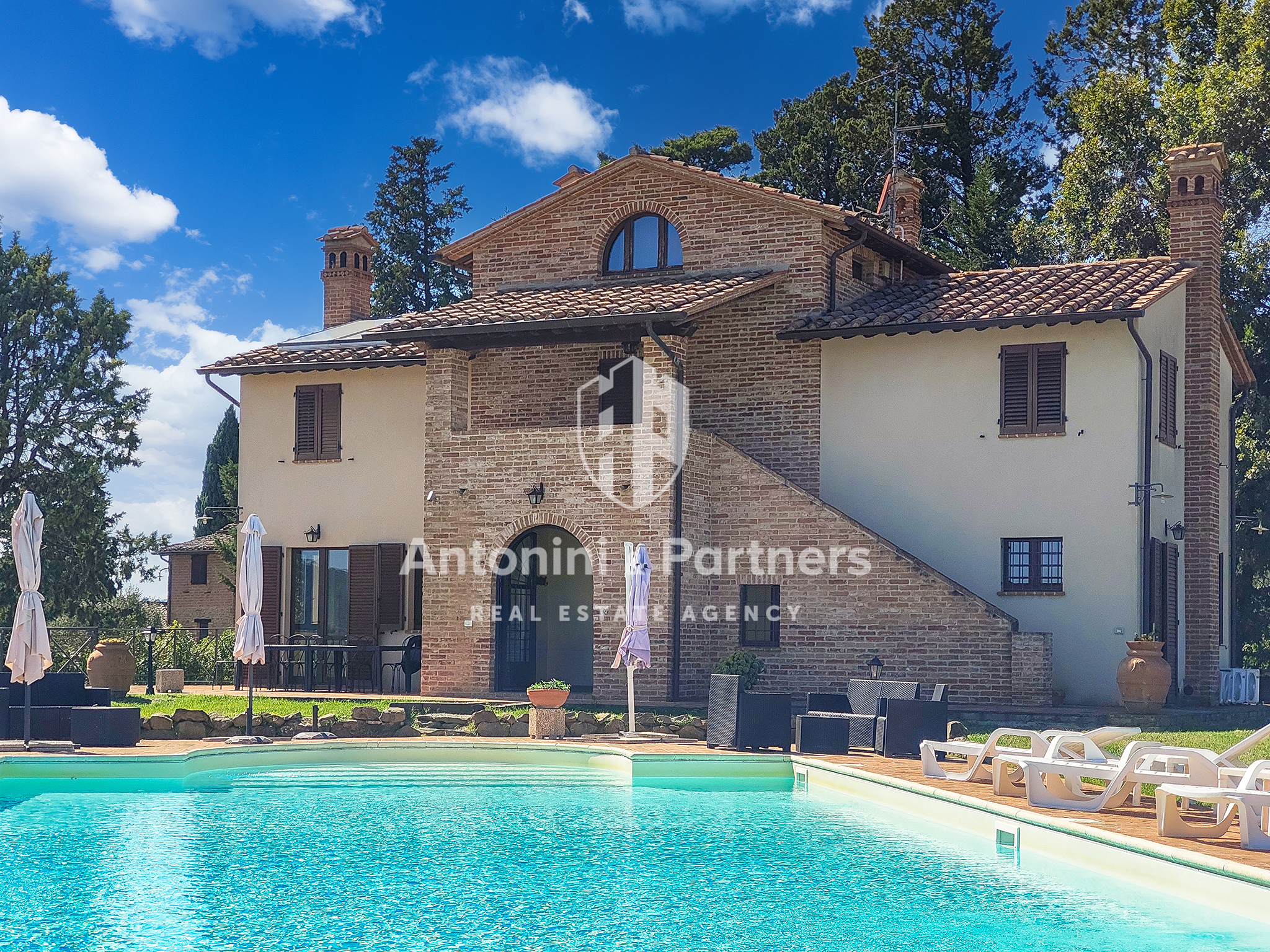 Casa indipendente con giardino in via dei partigiani, Castiglione del Lago