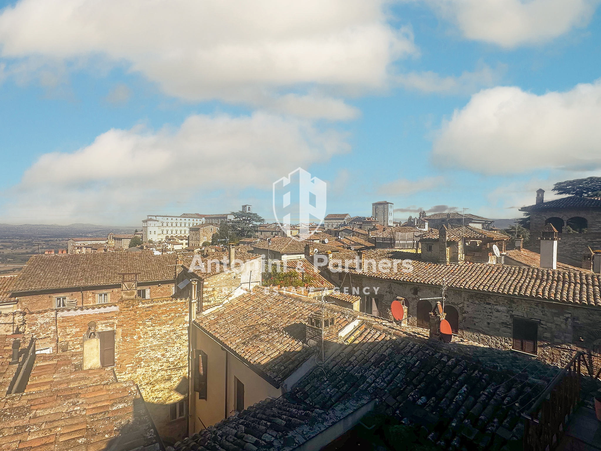 Appartamento con terrazzo in via ciuffelli, Todi