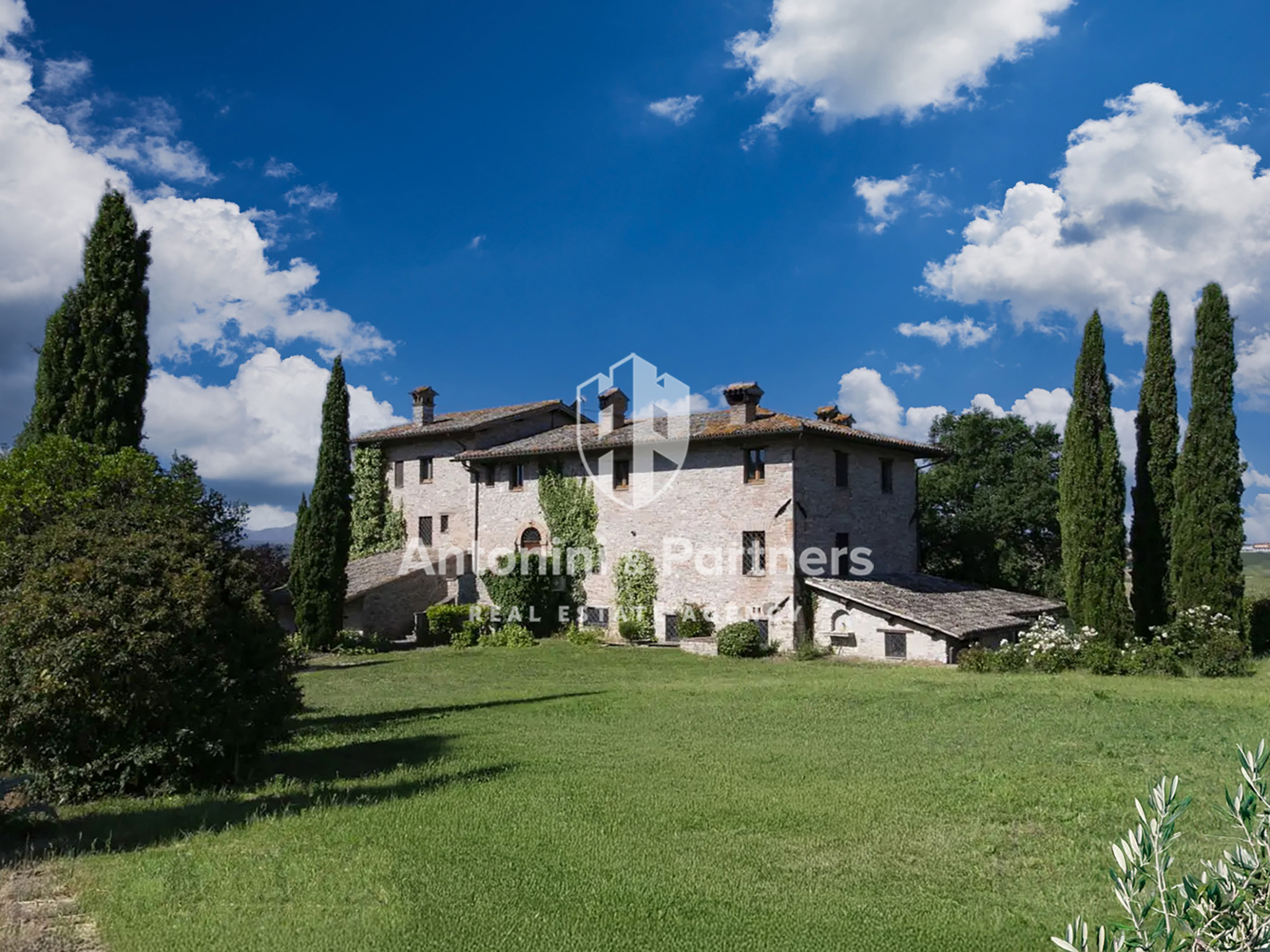 Casa indipendente con giardino in localit� chioano, Todi