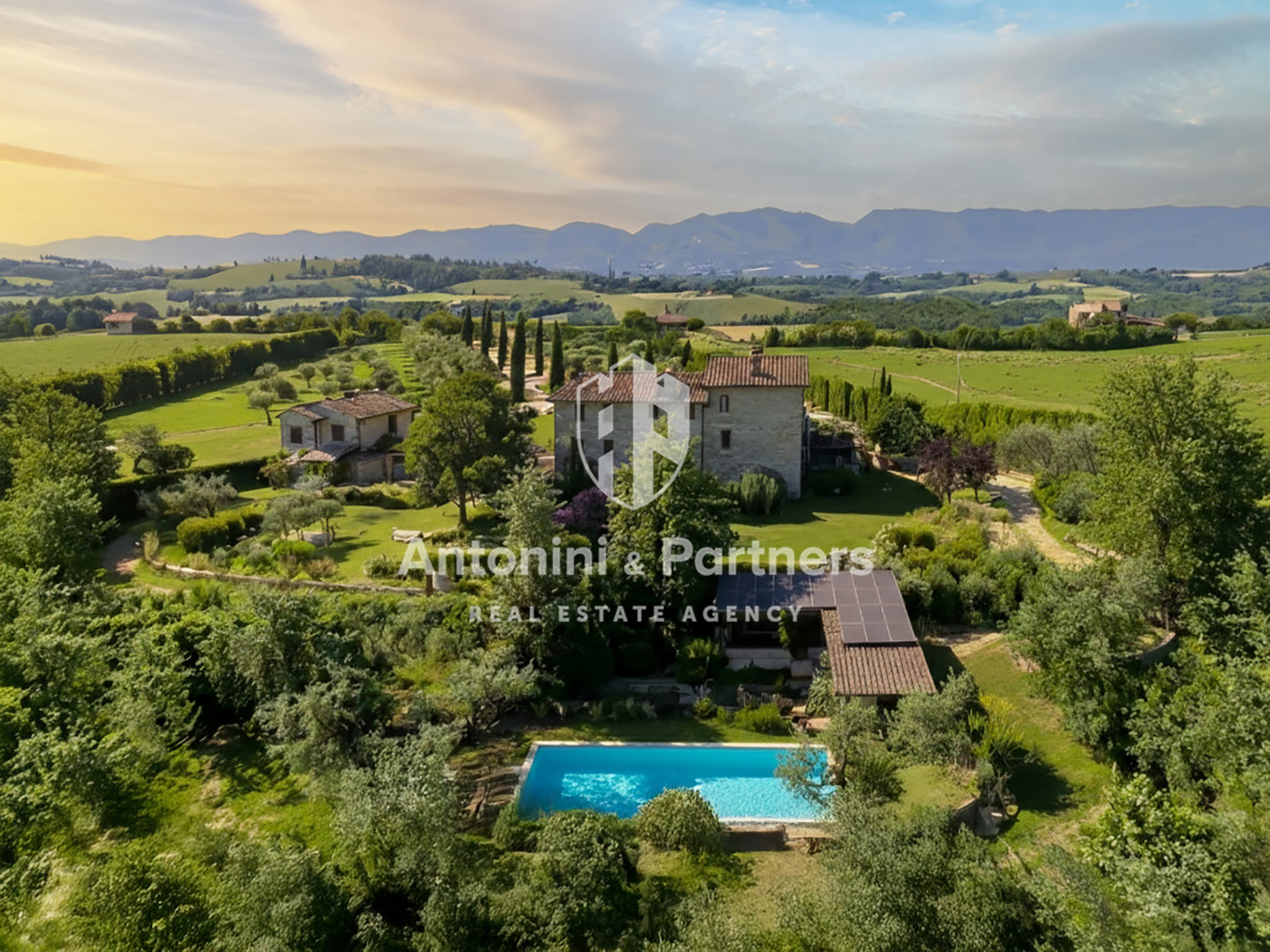 Casa indipendente con giardino in localit� chioano, Todi