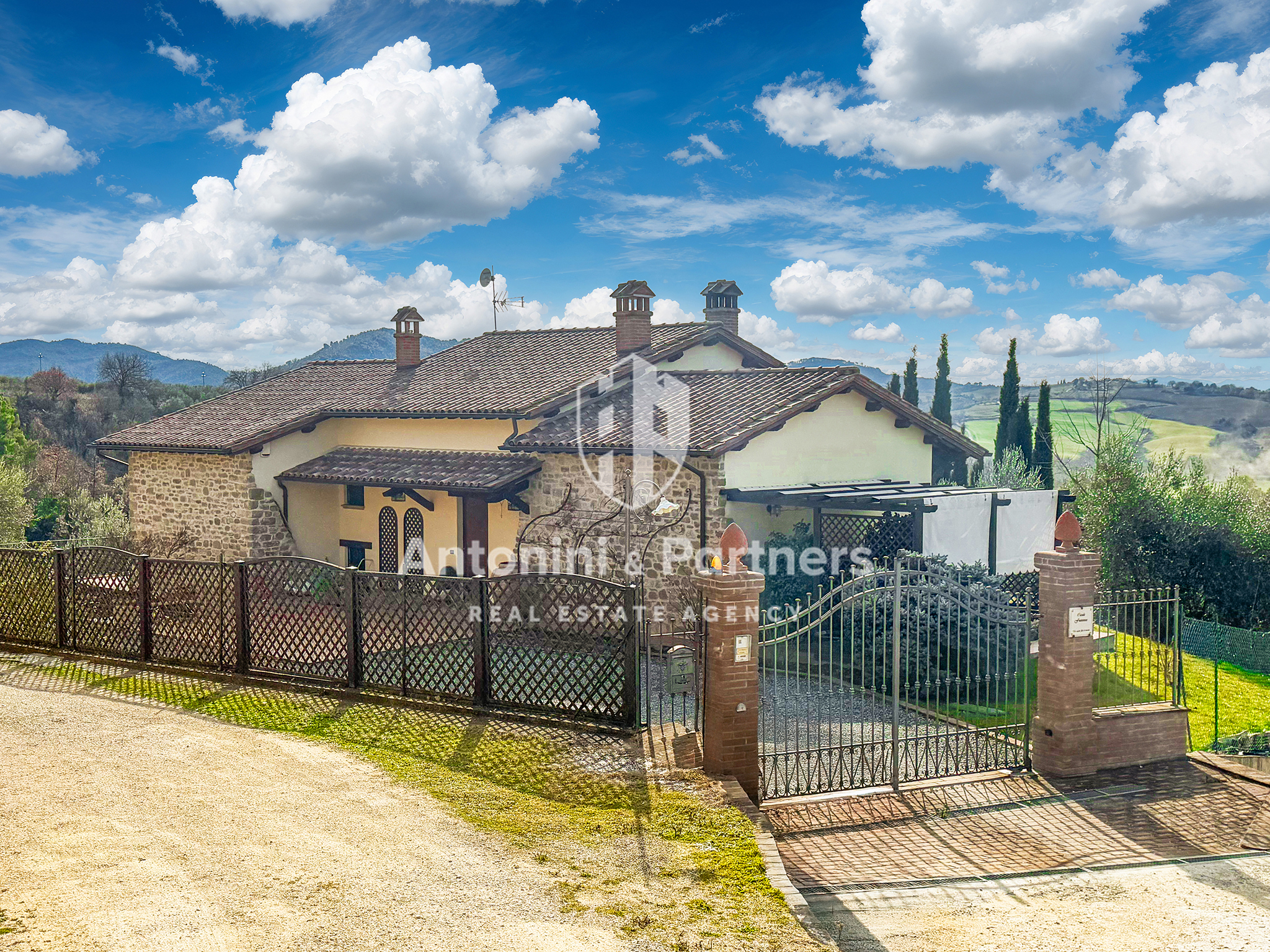Villa con giardino in localit� casalalta, Collazzone