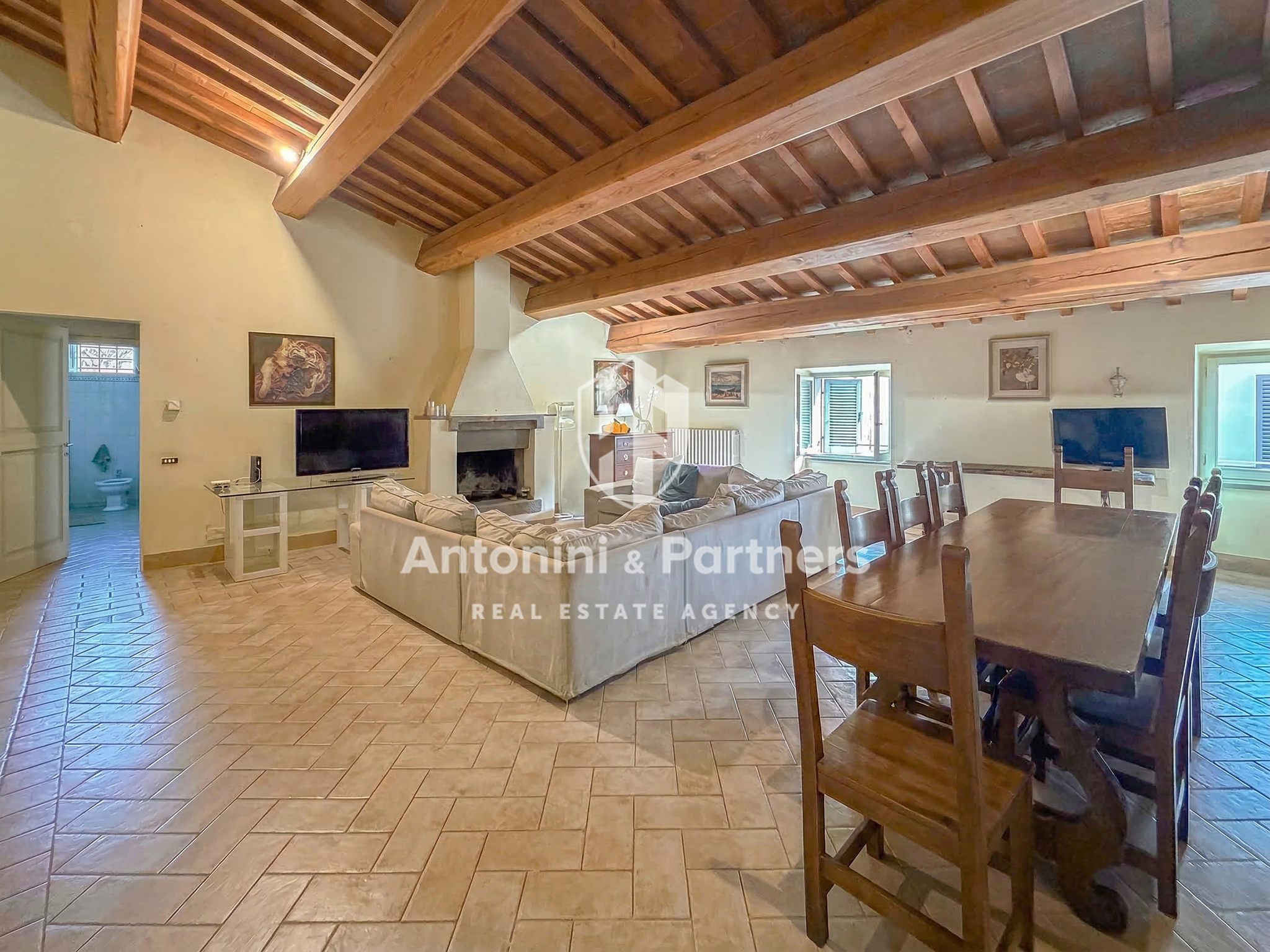 Appartamento con terrazzo in via giacomo matteotti, Todi