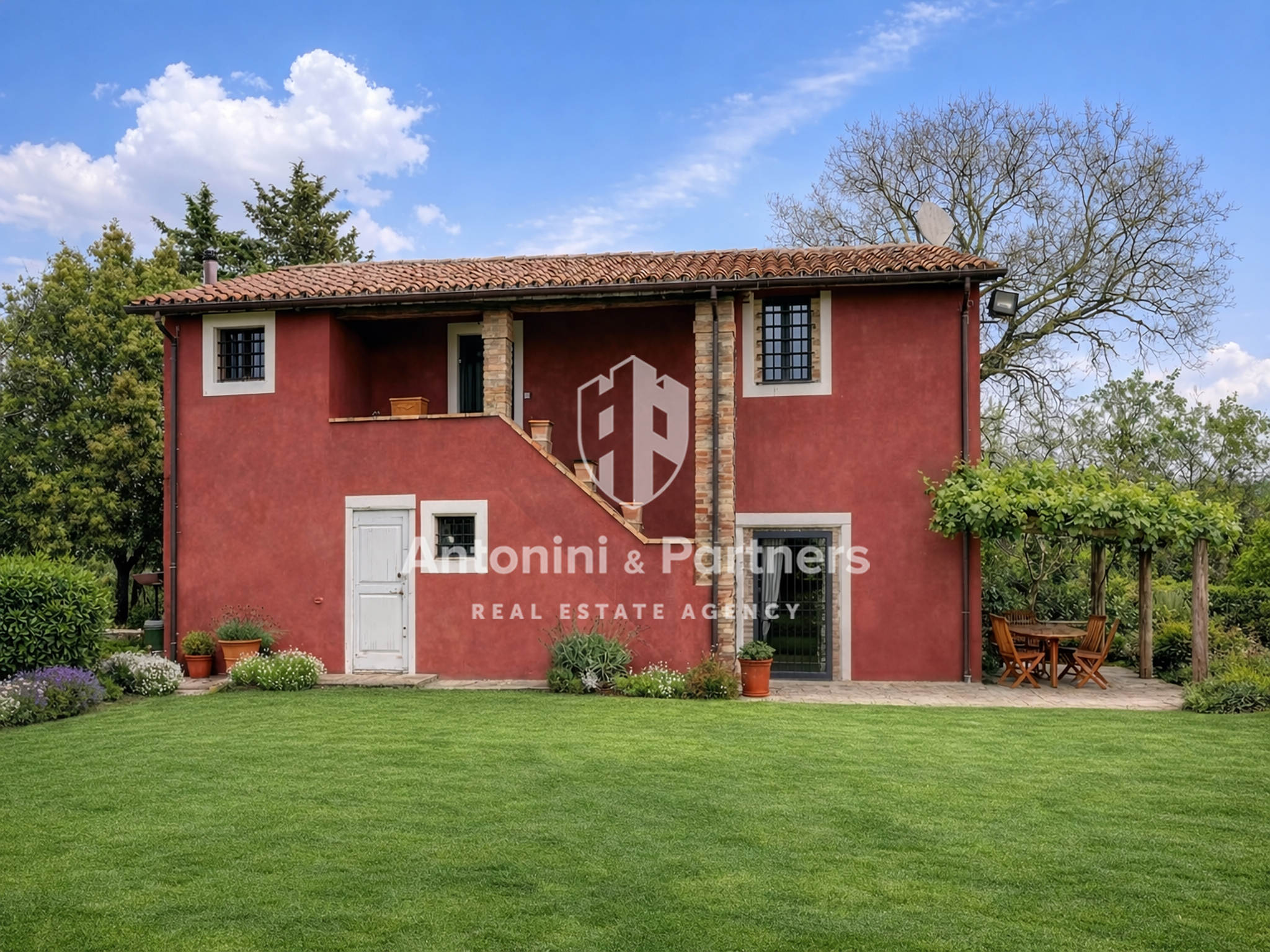 Casa indipendente con giardino in localit� compignano, Marsciano