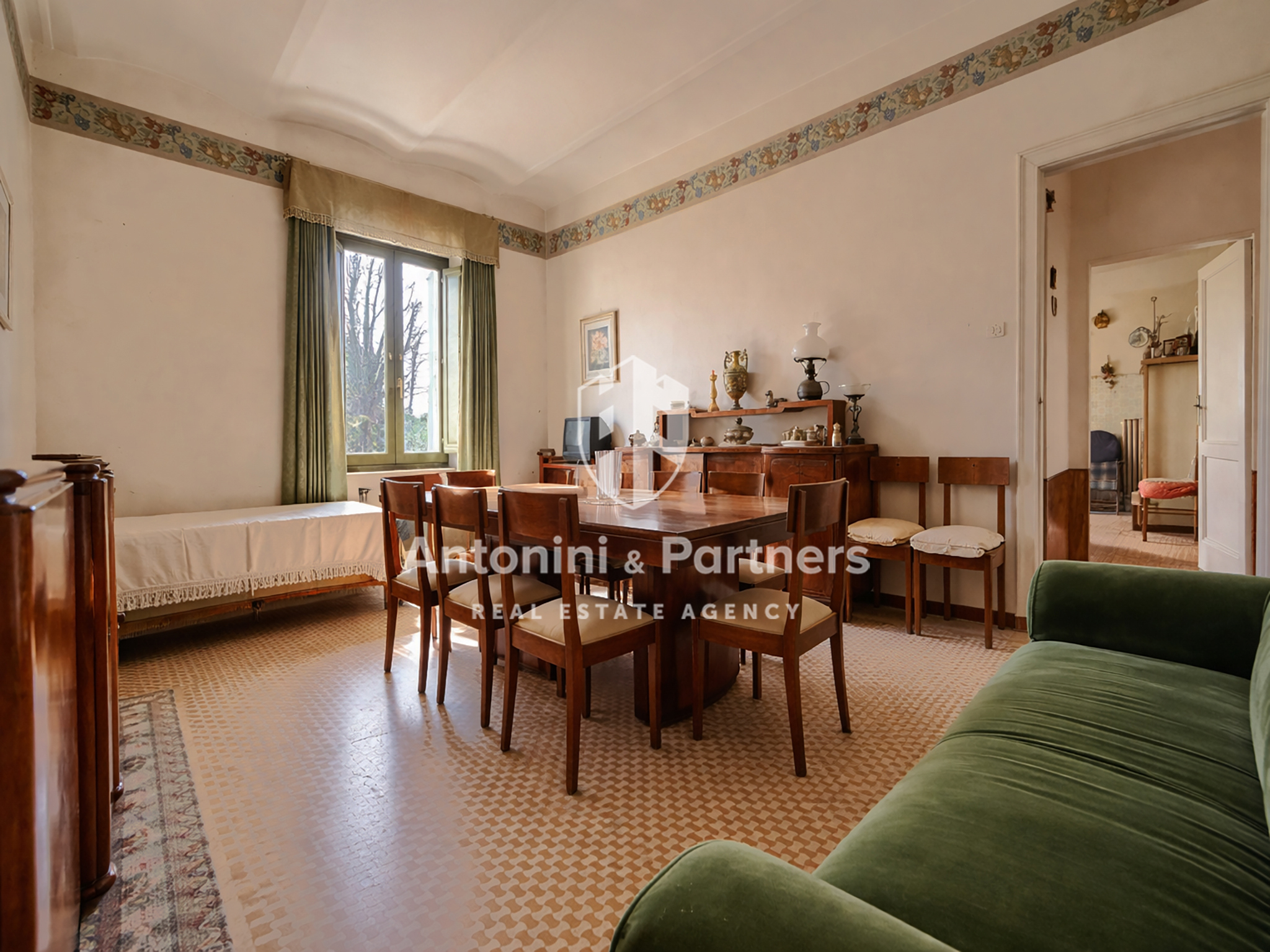 Stabile/Palazzo da ristrutturare in viale vittorio veneto, Marsciano