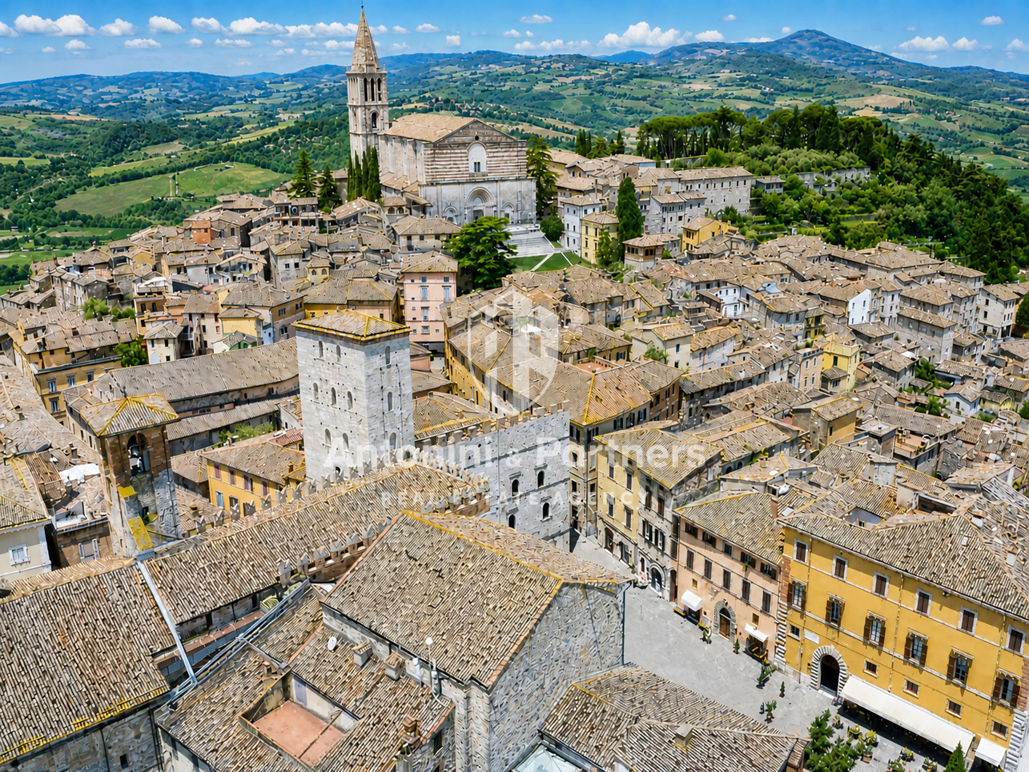 Appartamento in vendita in via san benedetto, Todi