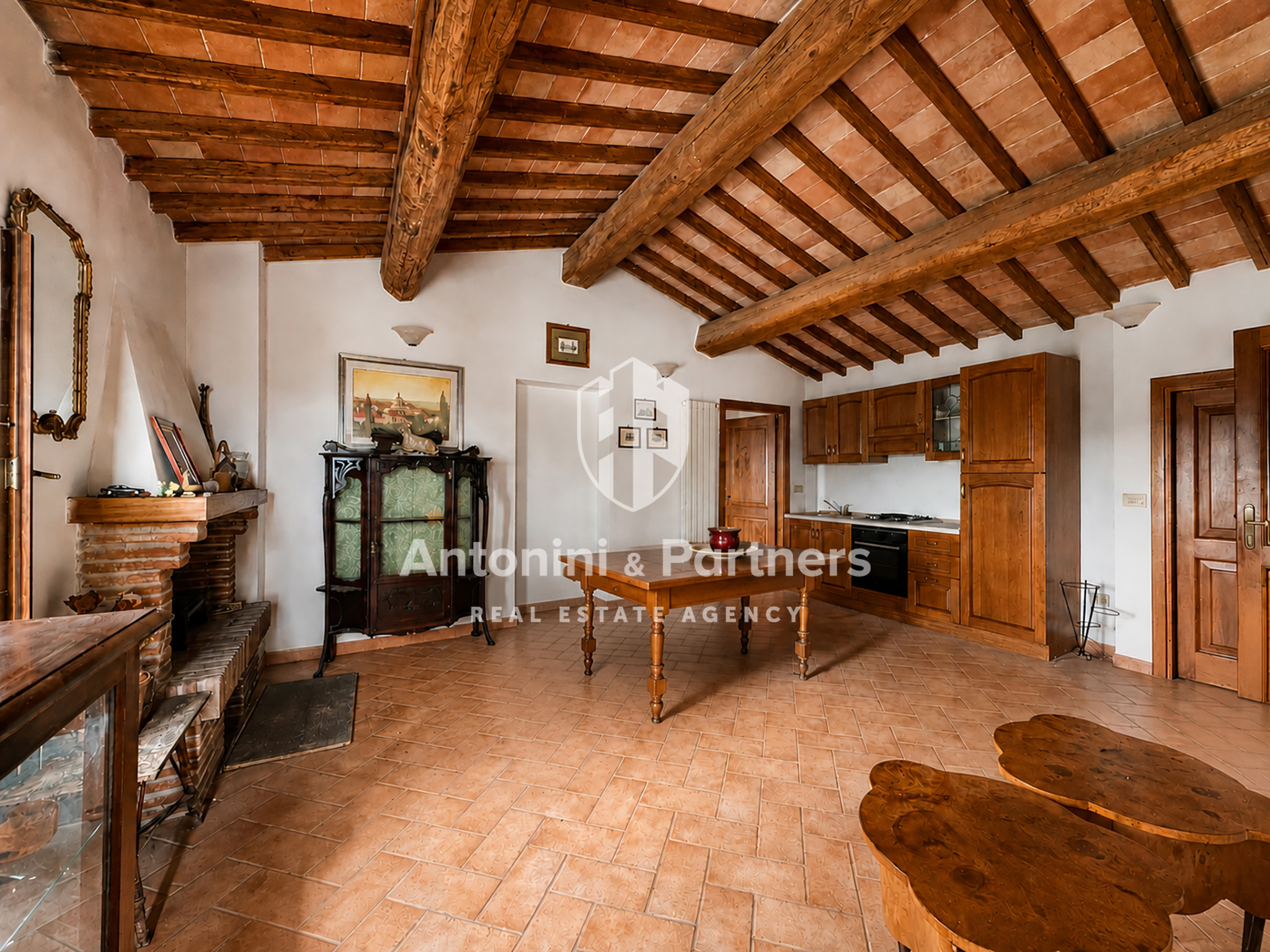 Casa indipendente con terrazzo in collevalenza todi, Todi