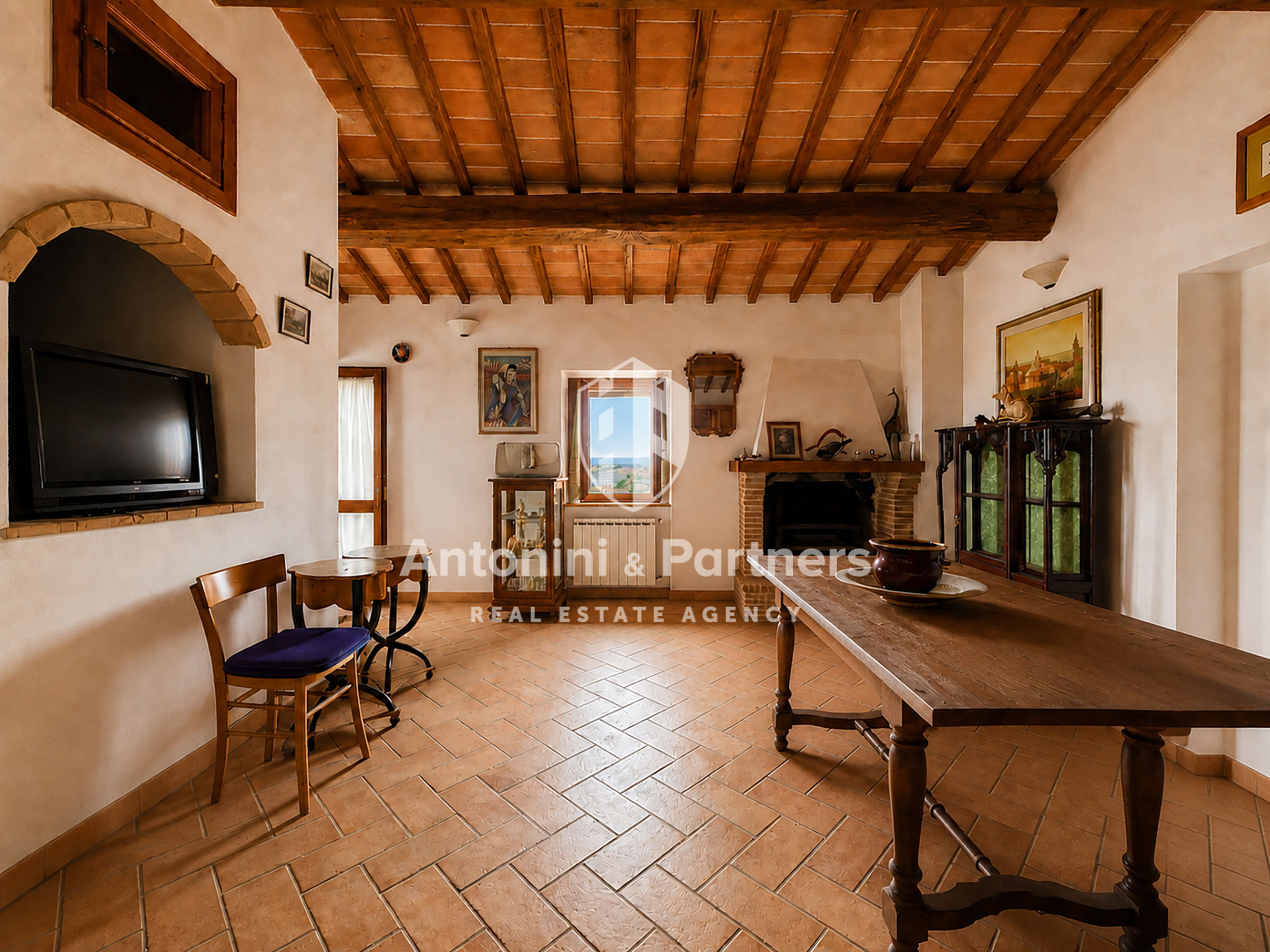 Casa indipendente con terrazzo in collevalenza todi, Todi