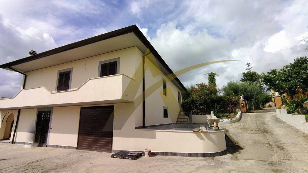 Villa con terrazzo, Velletri 5 archi