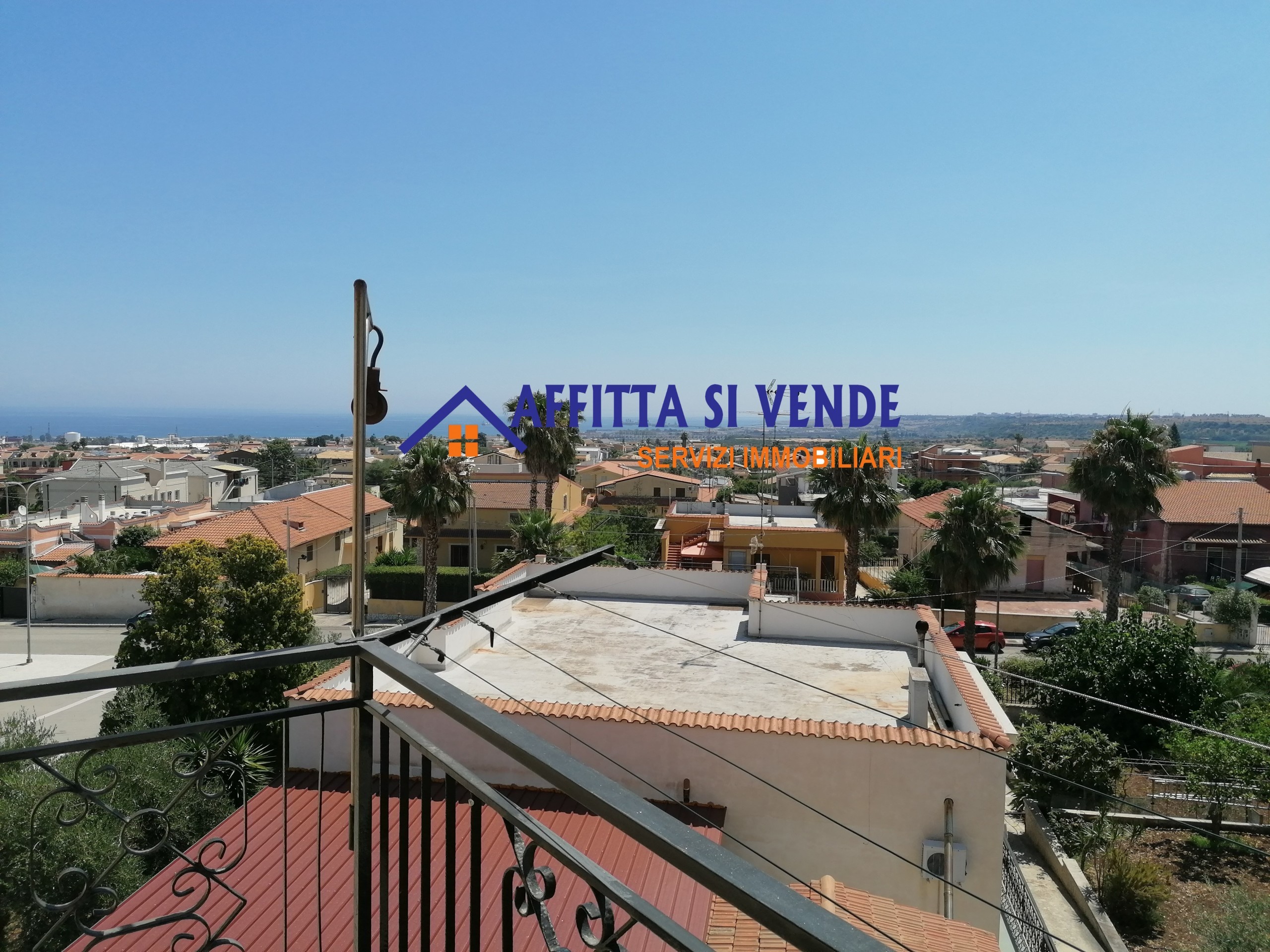 Appartamento con giardino in via genova 15, Melilli