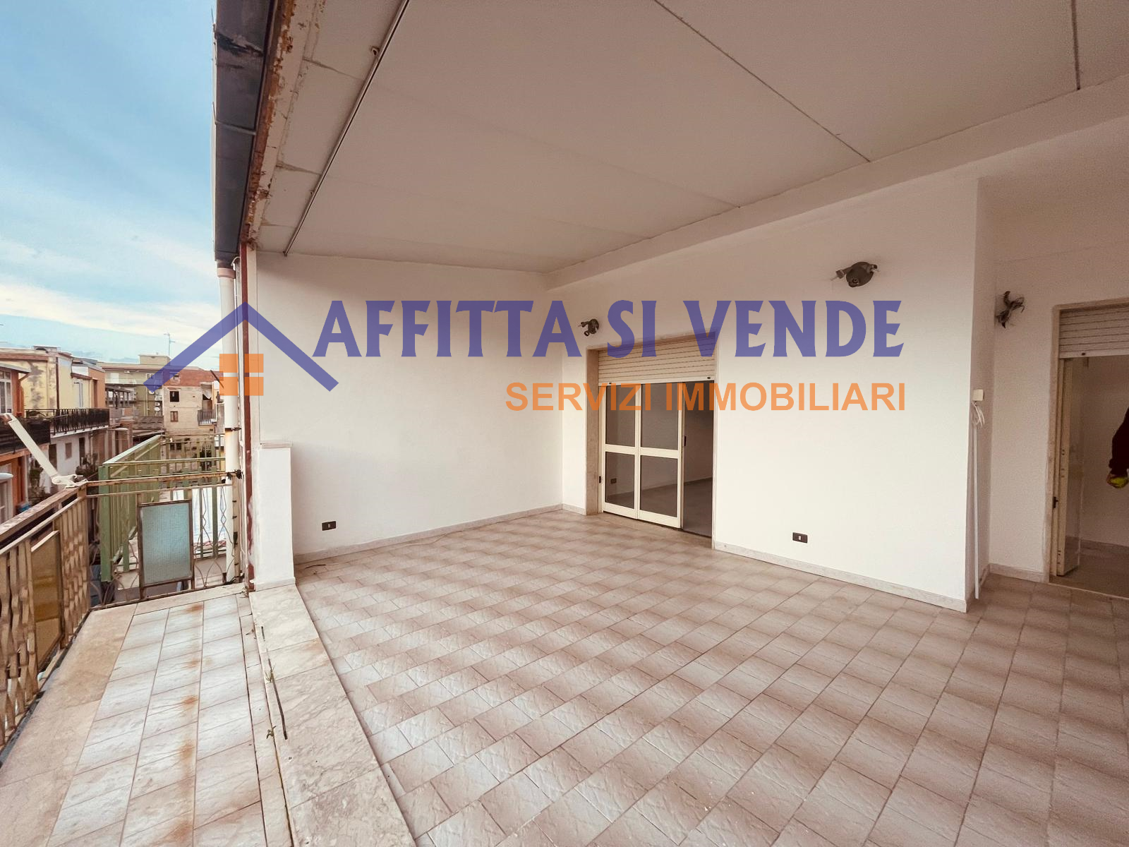 Appartamento con terrazzo in via napoli 8, Floridia