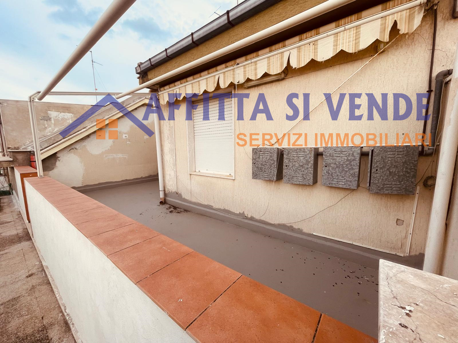 Appartamento con terrazzo in via napoli 8, Floridia