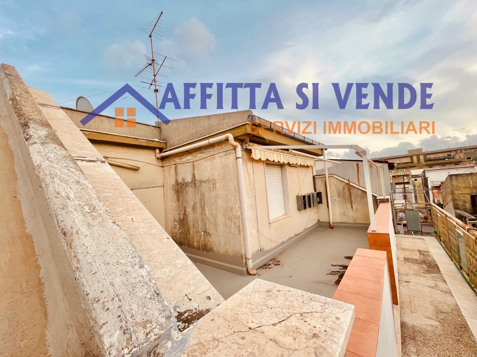 Appartamento con terrazzo in via napoli 8, Floridia