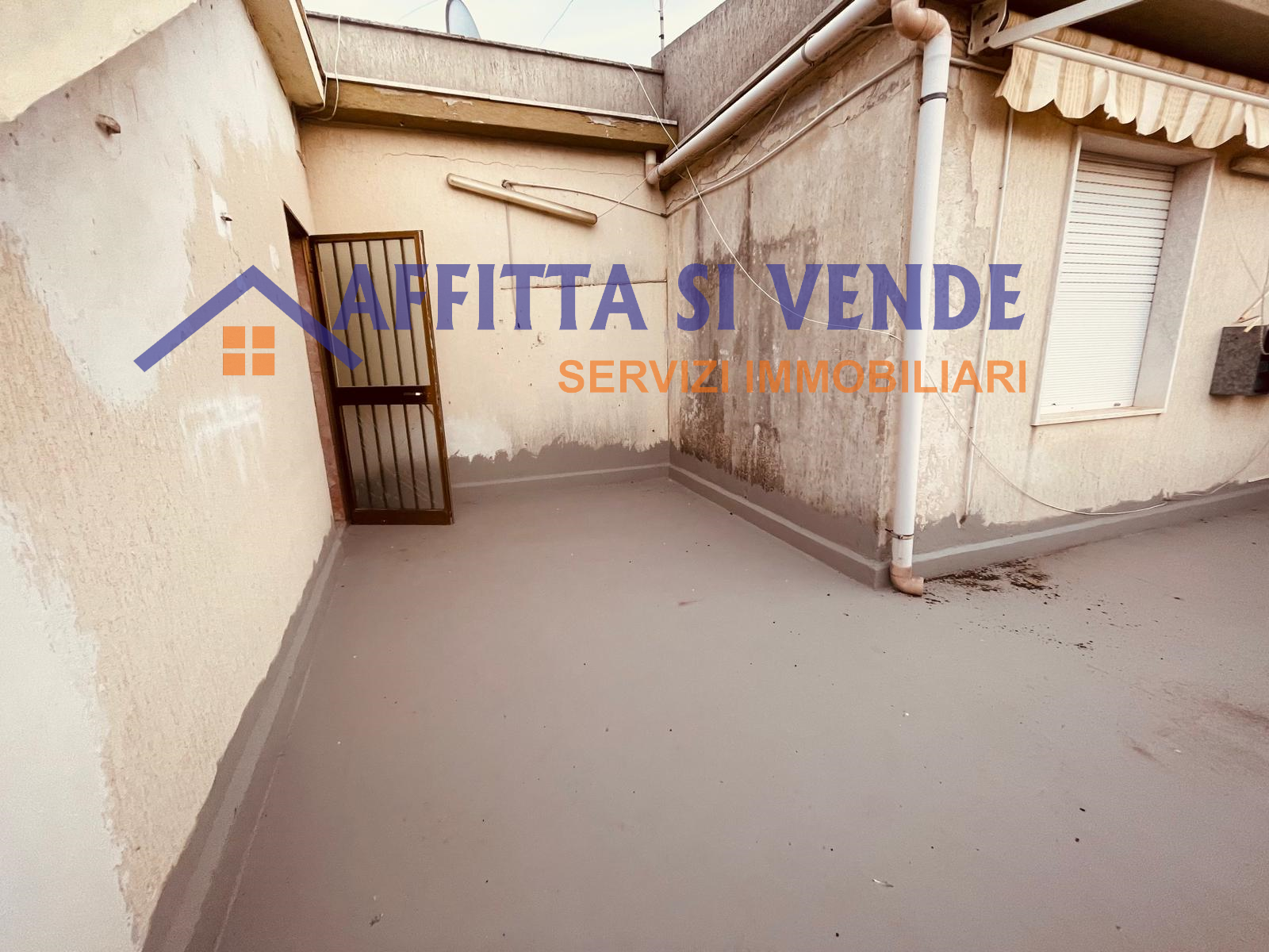 Appartamento con terrazzo in via napoli 8, Floridia