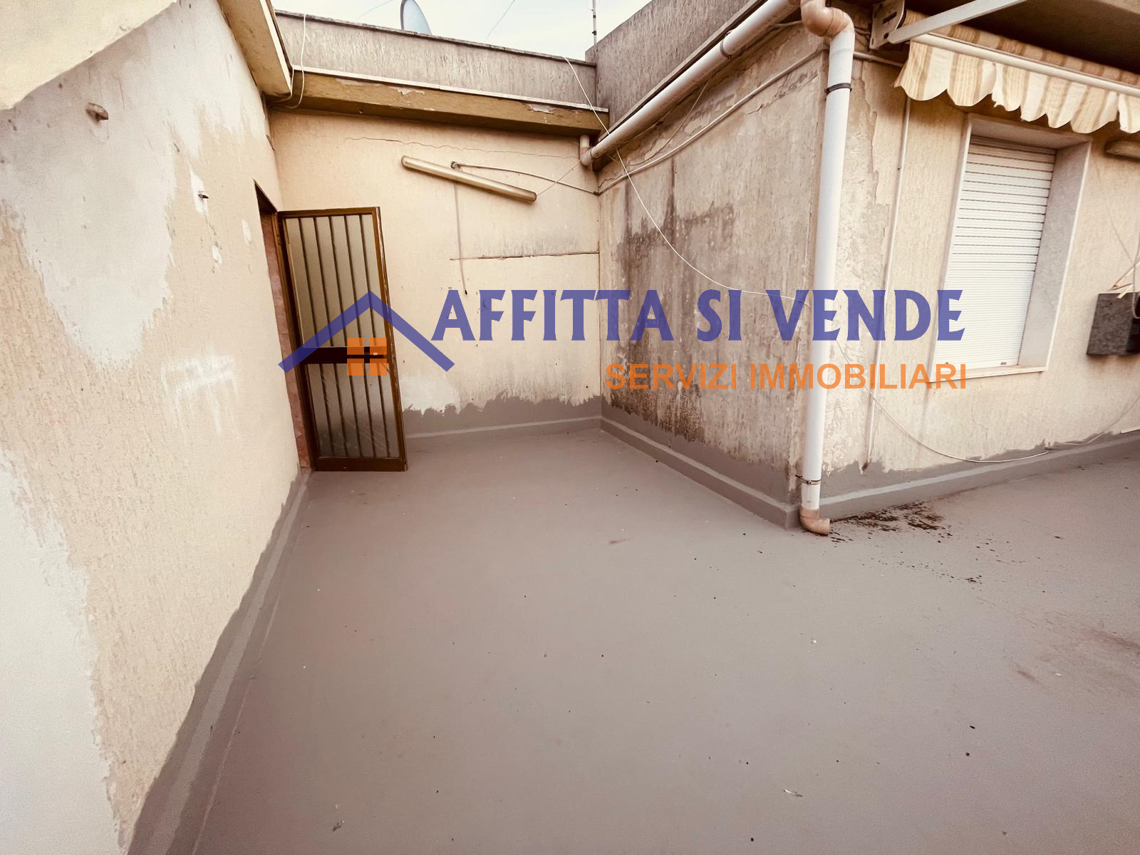 Appartamento con terrazzo in via napoli 8, Floridia