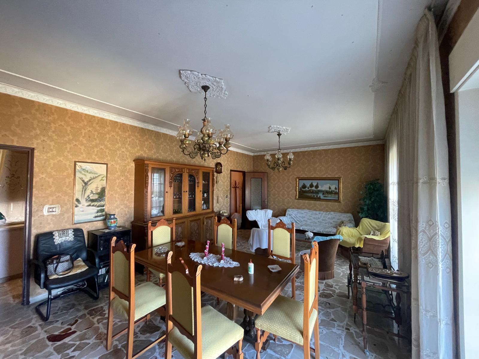 Appartamento da ristrutturare in viale dei comuni 75, Siracusa