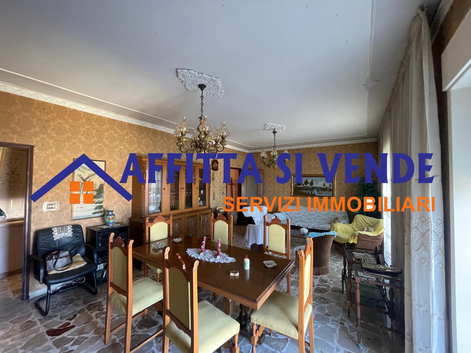Appartamento da ristrutturare in viale dei comuni 75, Siracusa
