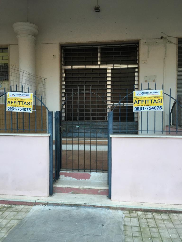 Locale commerciale in affitto in via filippo juvara 1, Siracusa