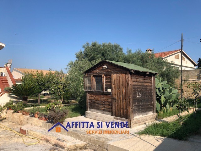 Villa con giardino in via beato federico campisano 20, Siracusa