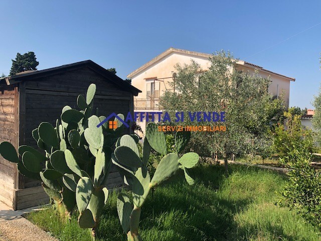 Villa con giardino in via beato federico campisano 20, Siracusa