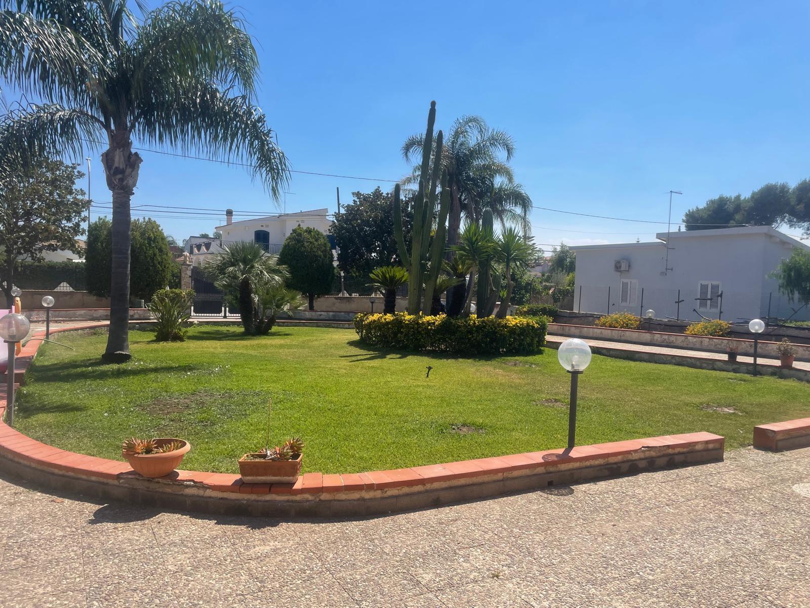 Villa con giardino in via isole delle filippine 20, Siracusa