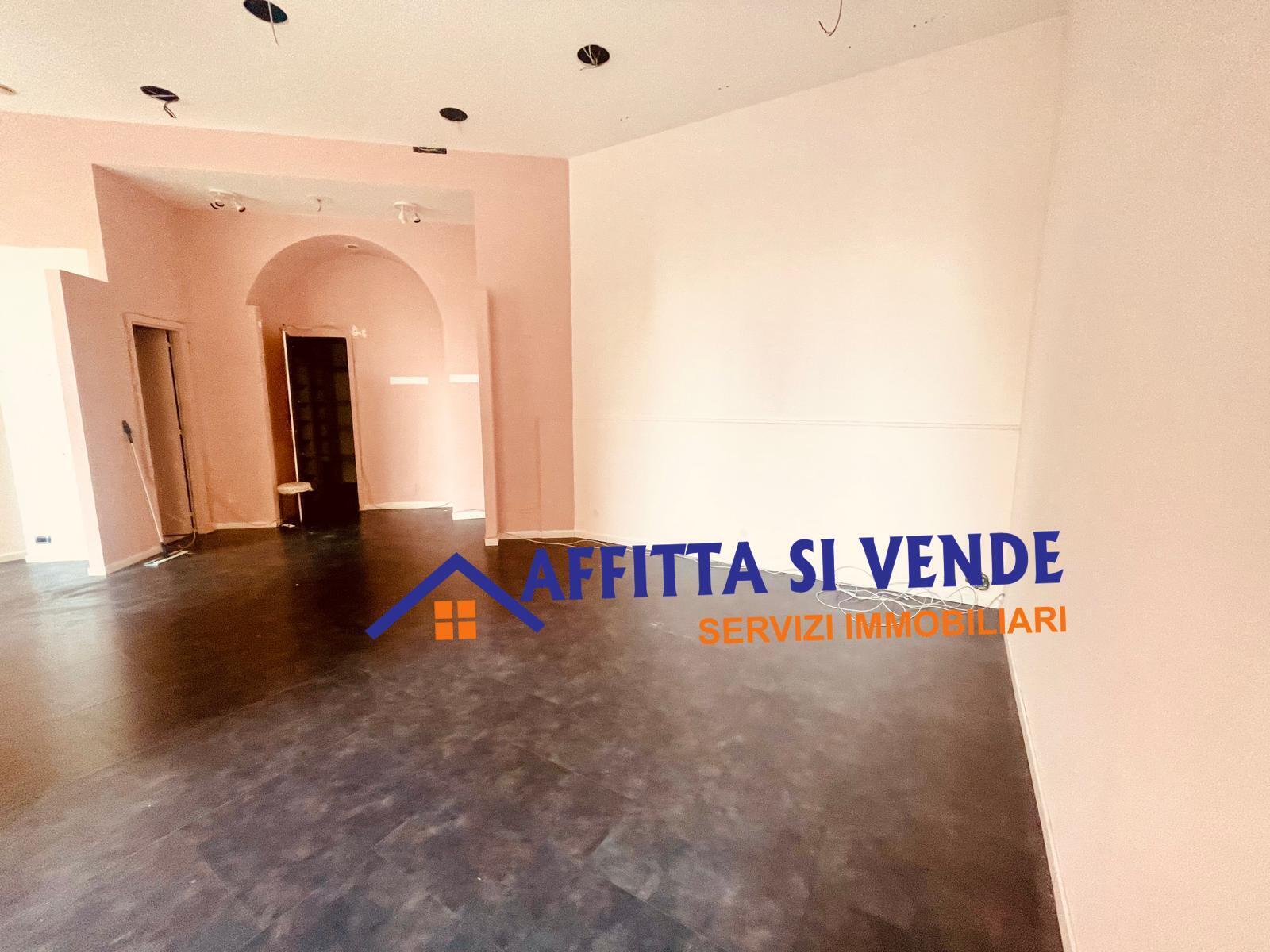 Locale commerciale in affitto in via oglio 1, Siracusa