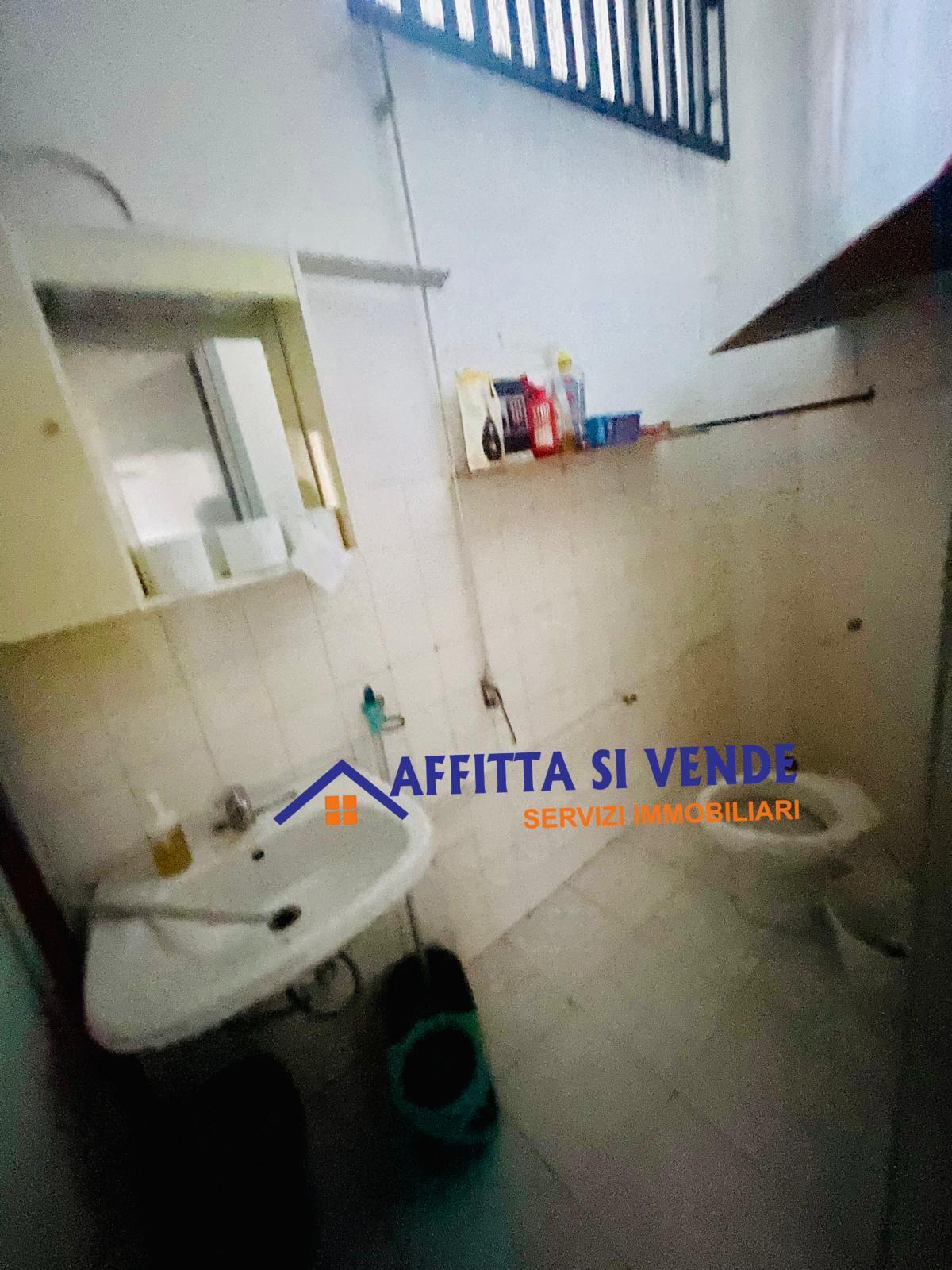 Locale commerciale in affitto in via oglio 1, Siracusa
