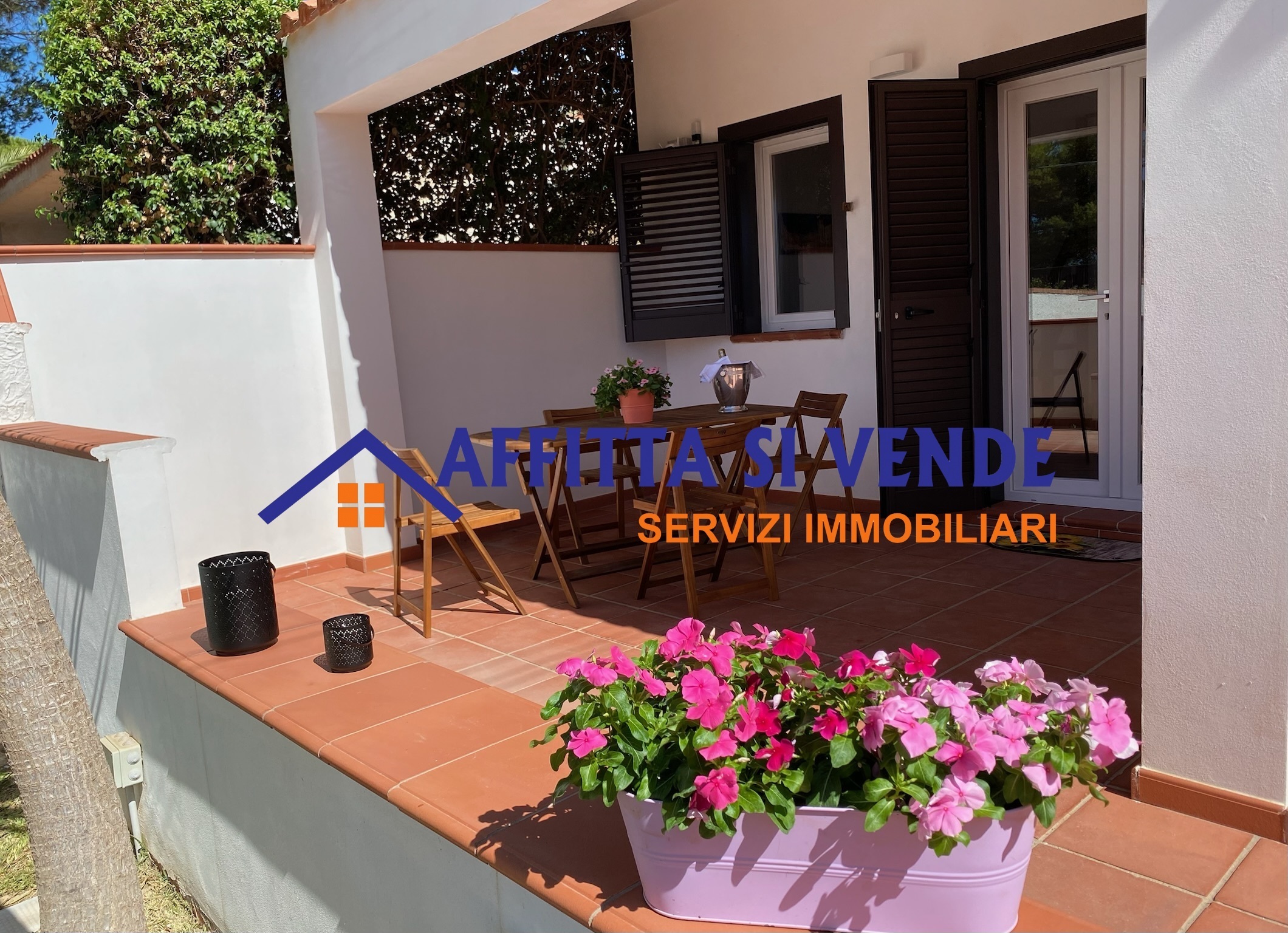 Casa indipendente con giardino in via degli zaffiri 109, Siracusa