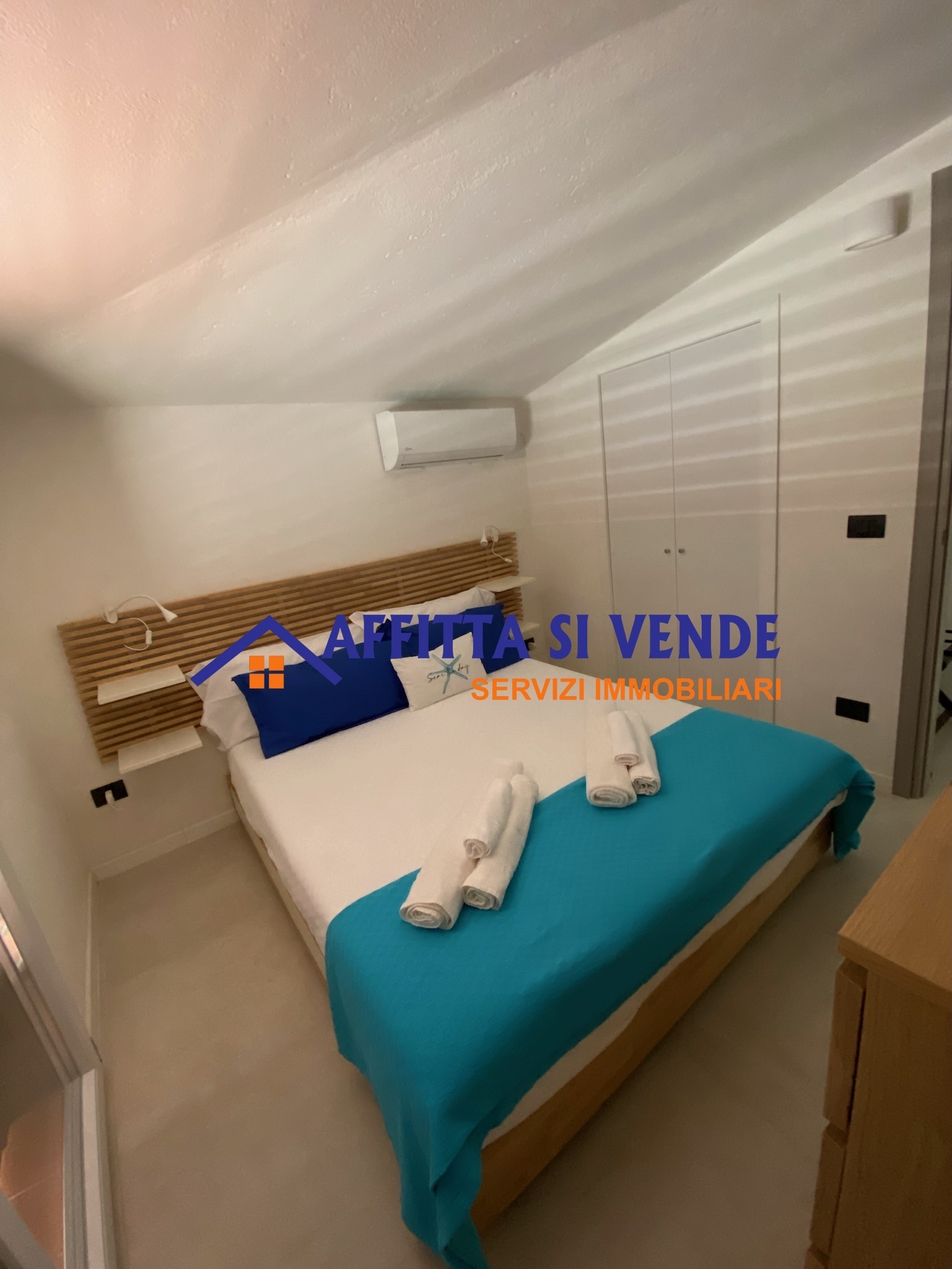 Casa indipendente con giardino in via degli zaffiri 109, Siracusa