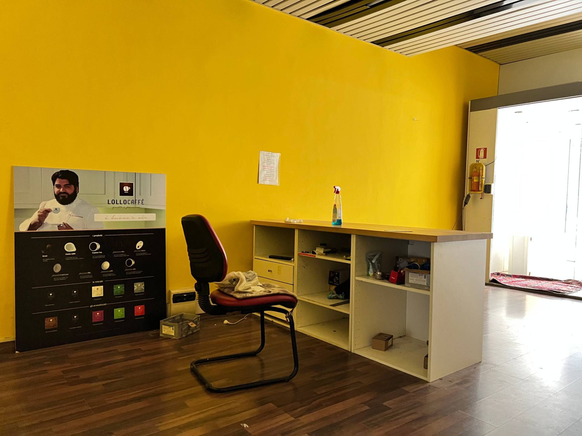 Locale commerciale in affitto a Savona, Villapiana